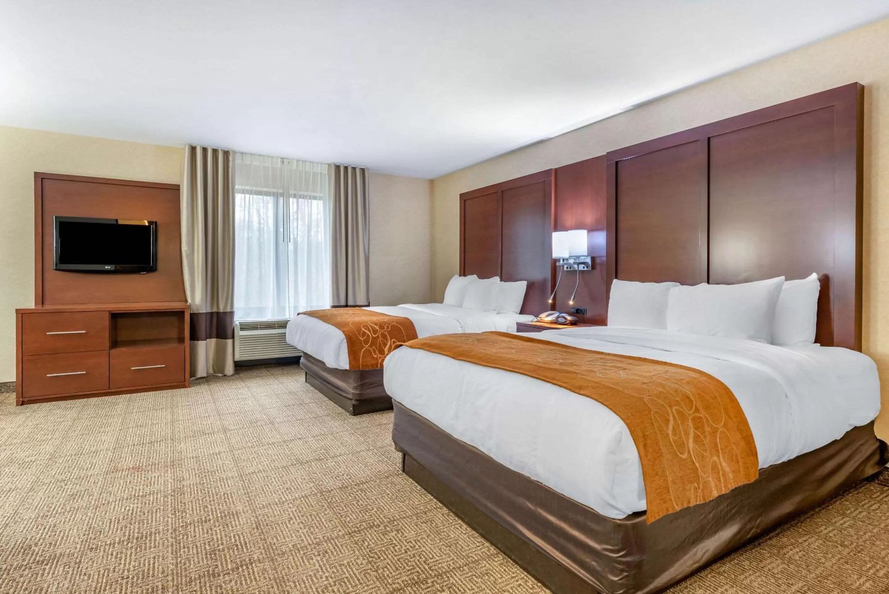 Bed in Comfort Suites Elkhart South