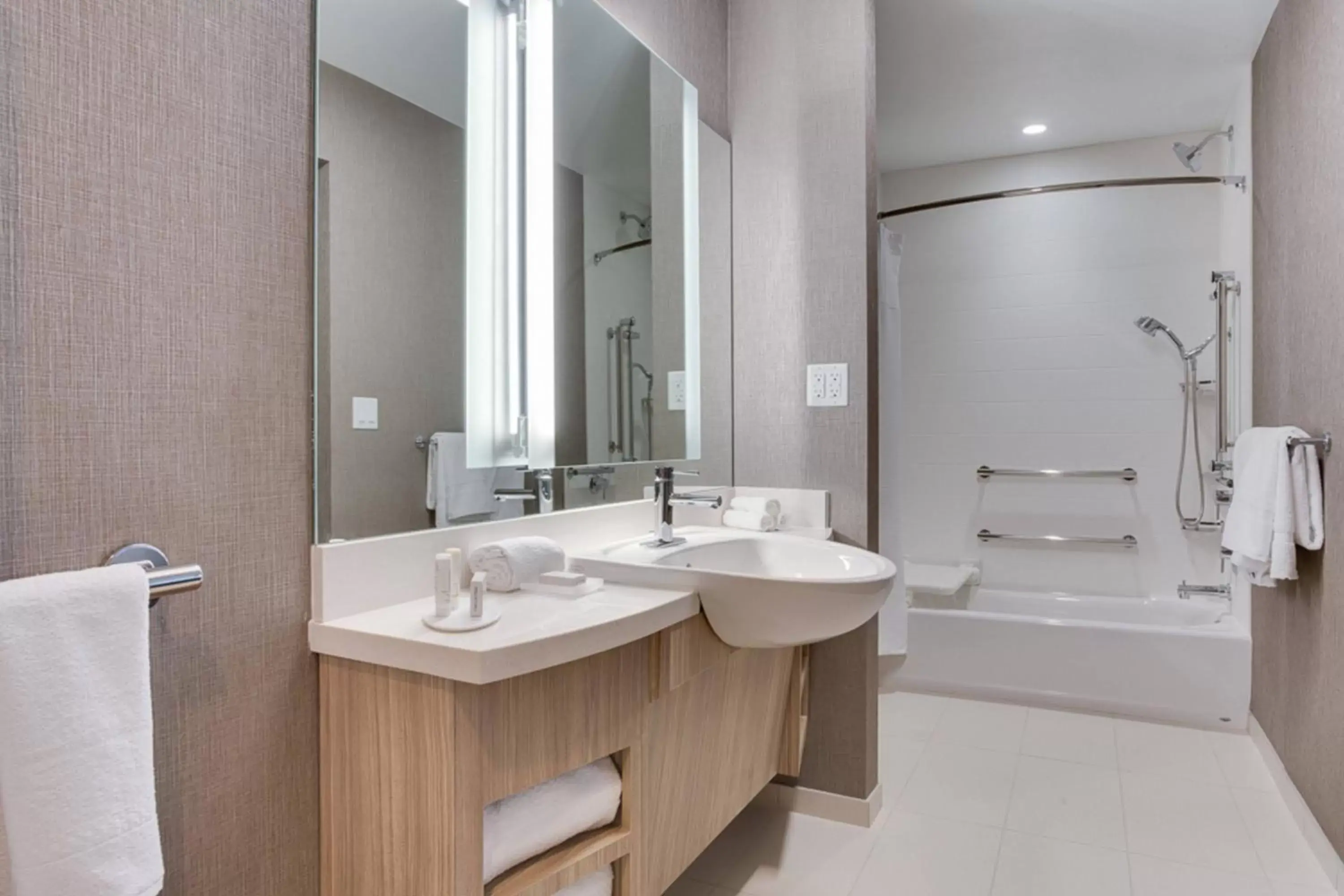 Bathroom in SpringHill Suites by Marriott Fort Lauderdale Miramar