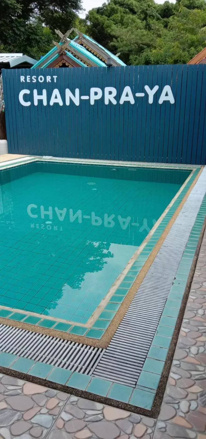 Swimming Pool in Chanpraya Resort