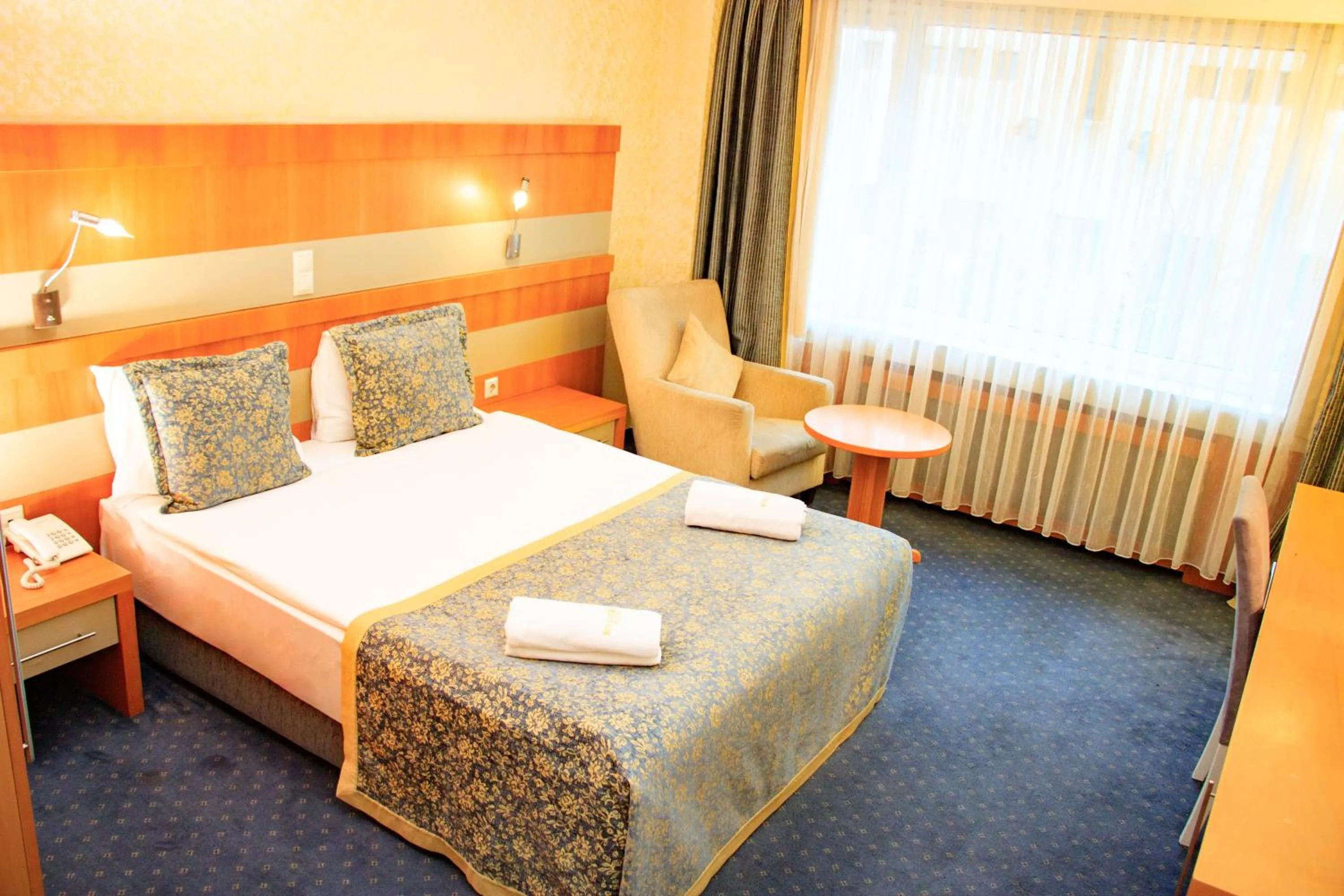 bunk bed, Bed in Burcman Hotel