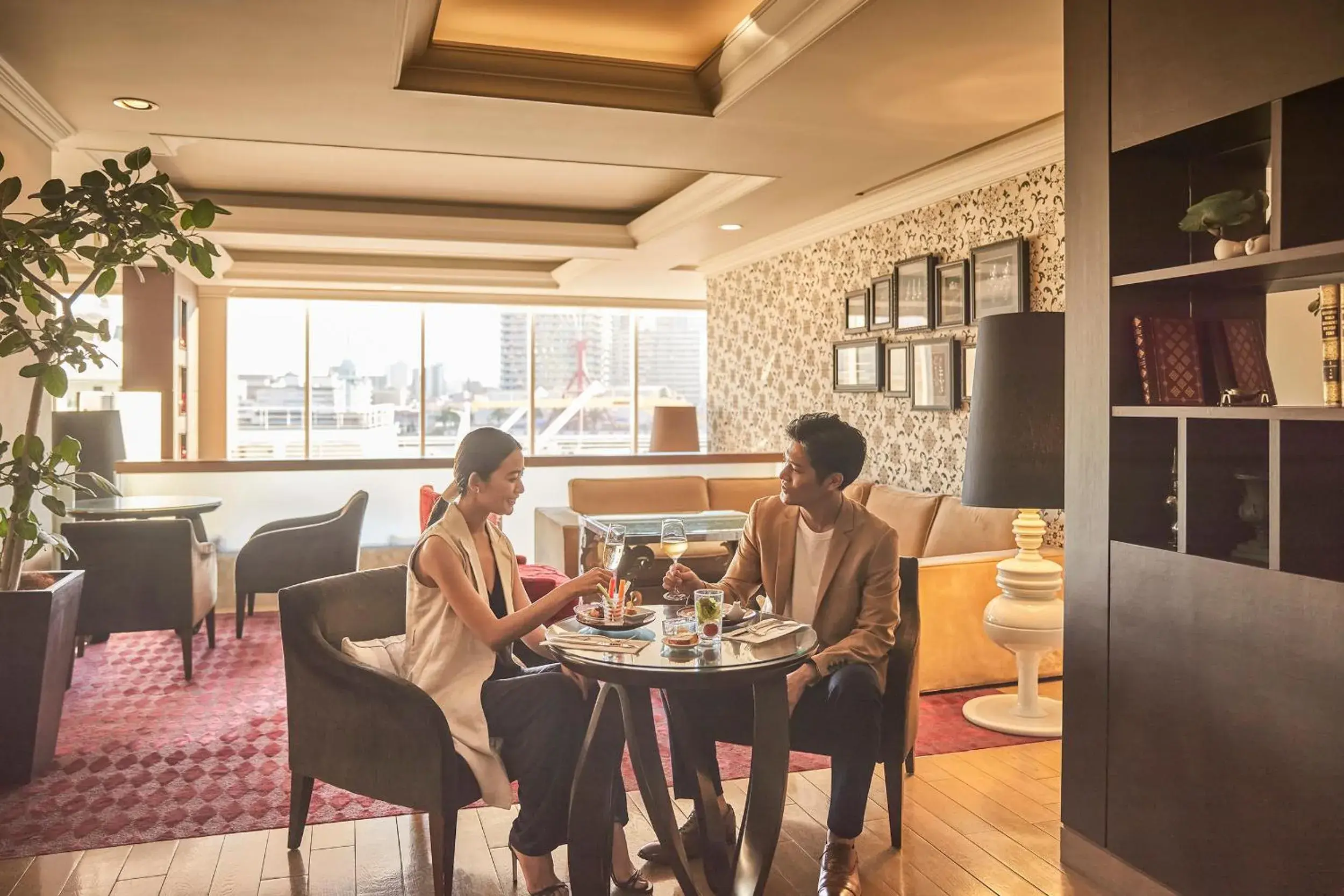 Lounge or bar, Restaurant/Places to Eat in Kobe Meriken Park Oriental Hotel