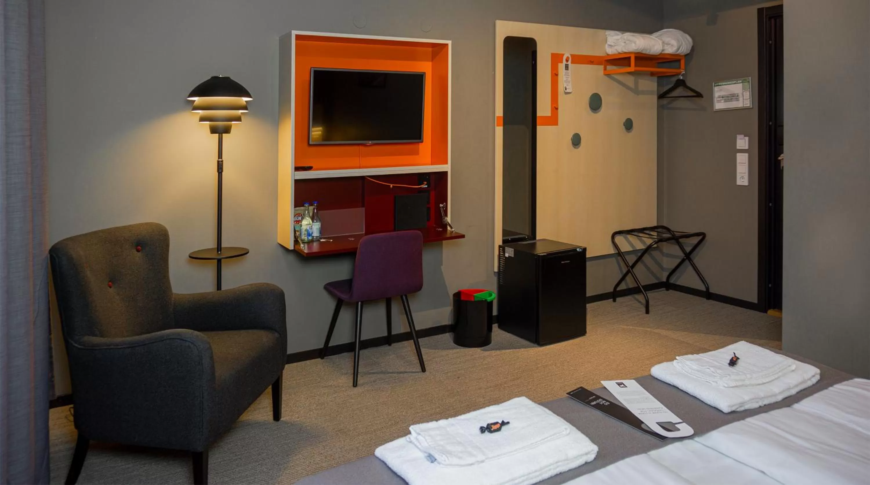 Living room, Bed in First Hotel Central