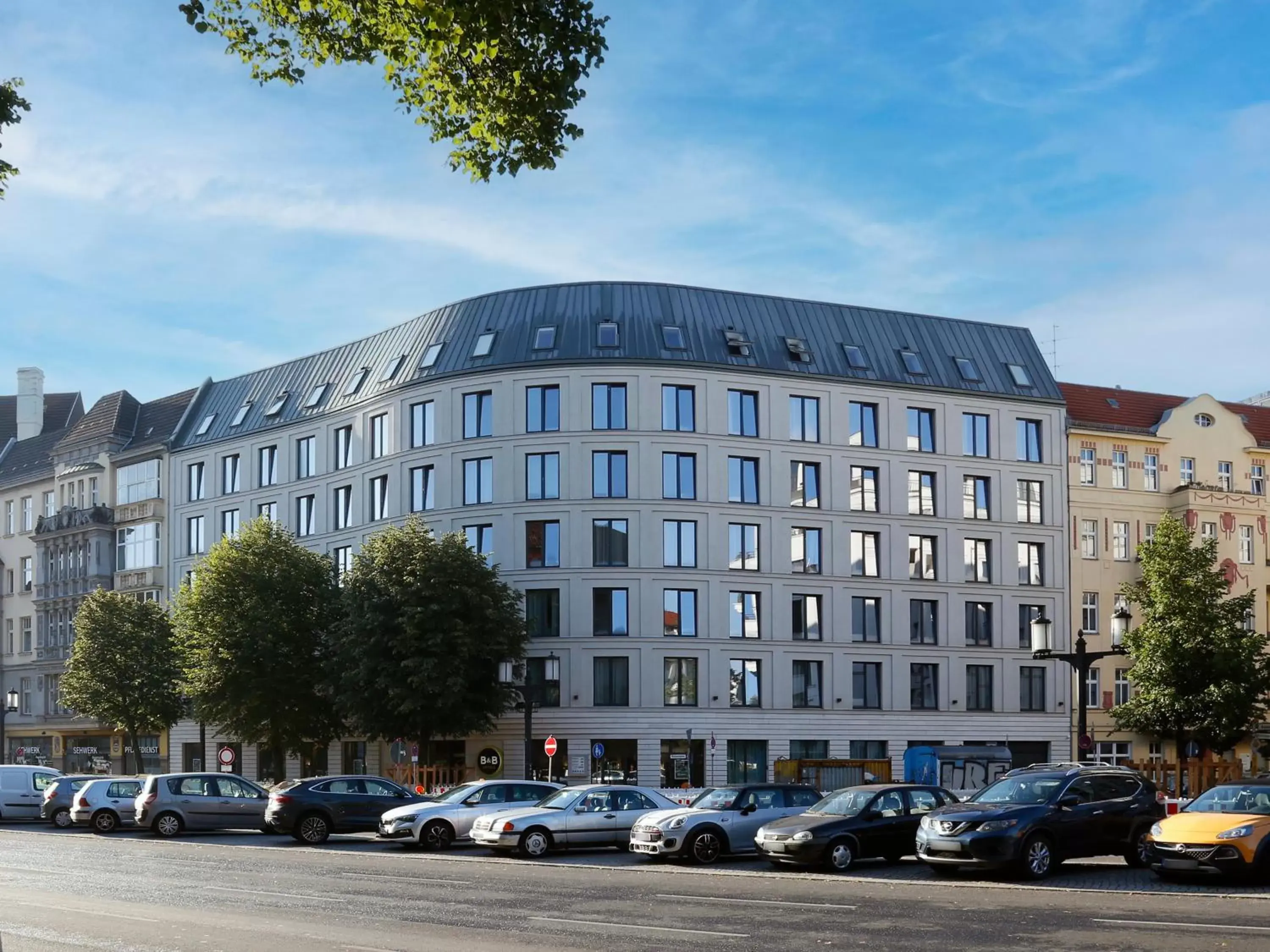Property Building in B&B Hotel Berlin-Charlottenburg