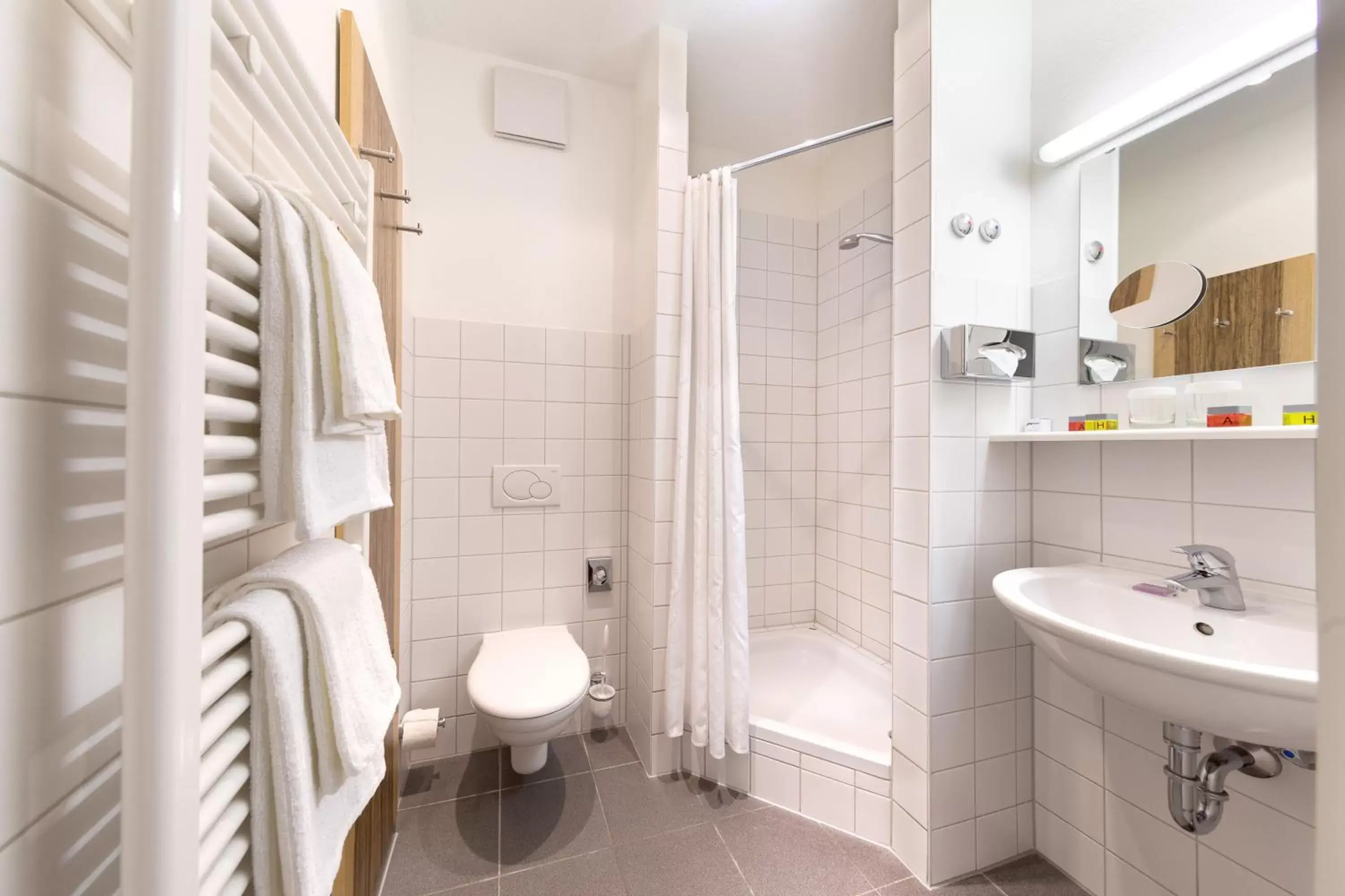 Photo of the whole room, Bathroom in AMH Airport-Messe-Hotel Stuttgart