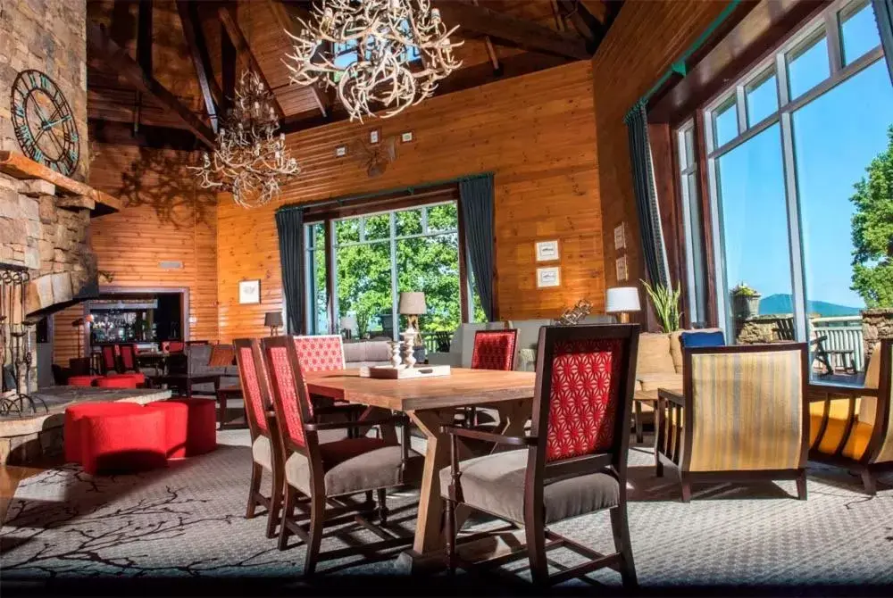 Lobby or reception, Restaurant/Places to Eat in Brasstown Valley Resort & Spa