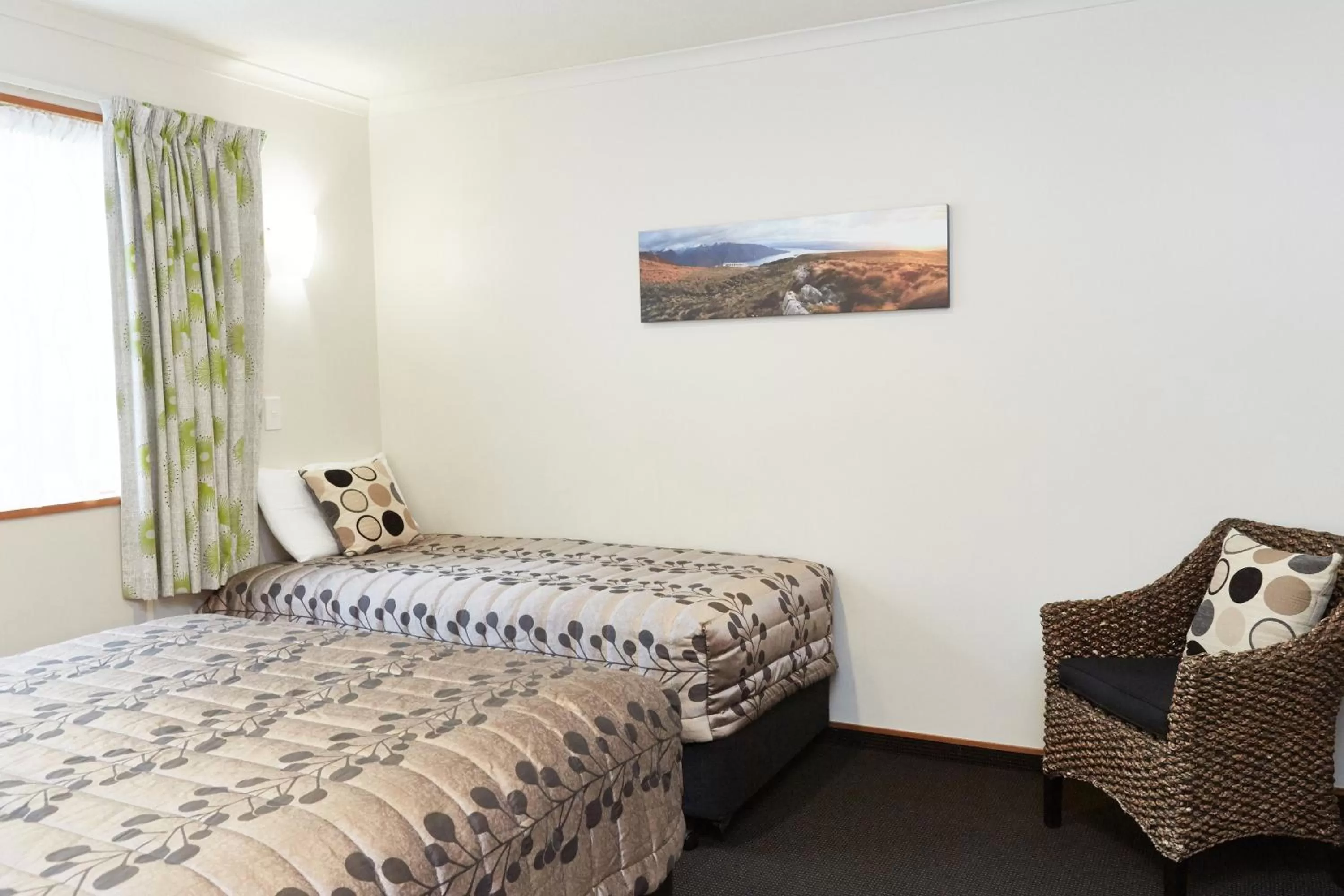 Bedroom, Bed in Admiral Court Motel & Apartments