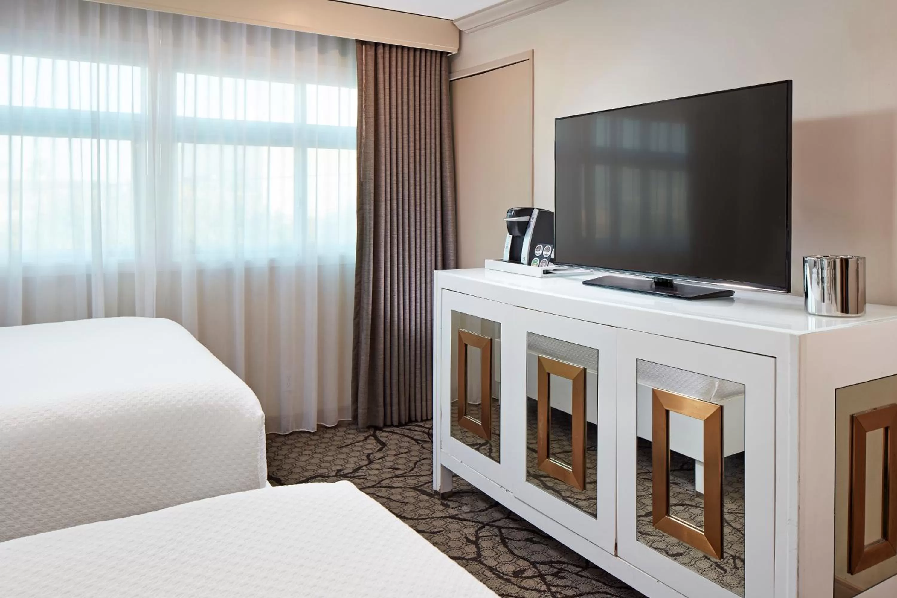 TV and multimedia, Bed in Carlyle Inn