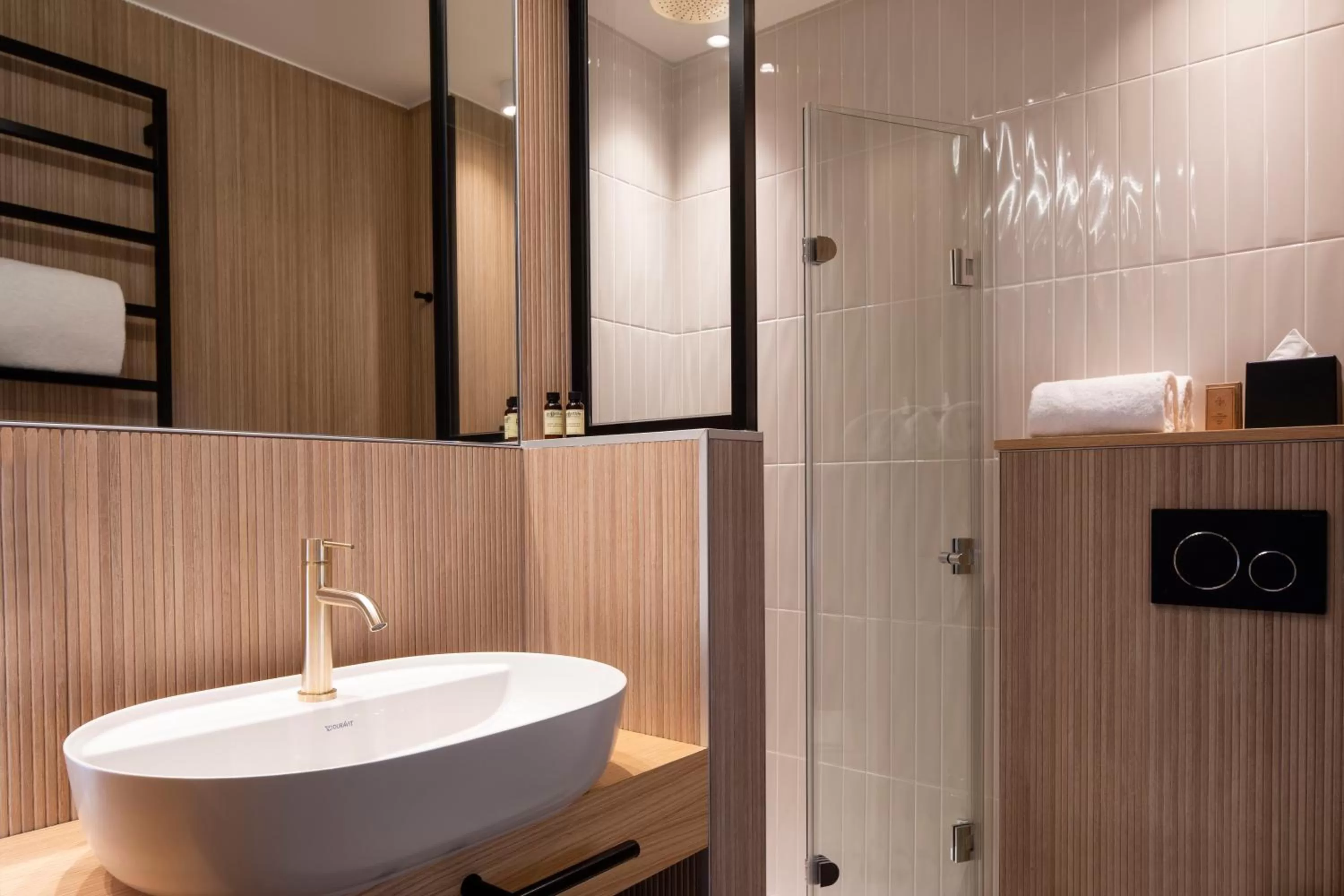 Bathroom in Hôtel Beige