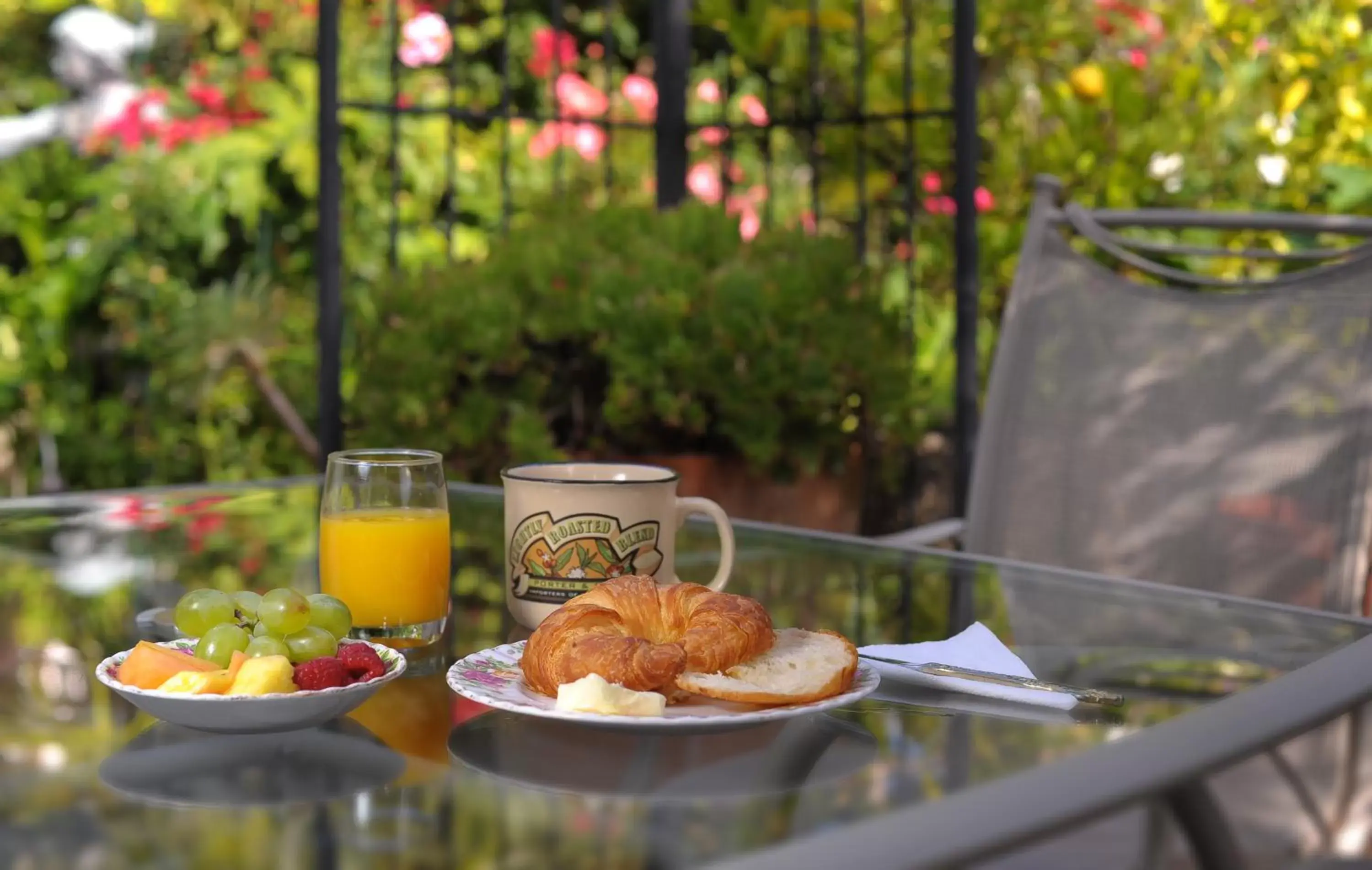 Continental breakfast in Noe's Nest Bed and Breakfast