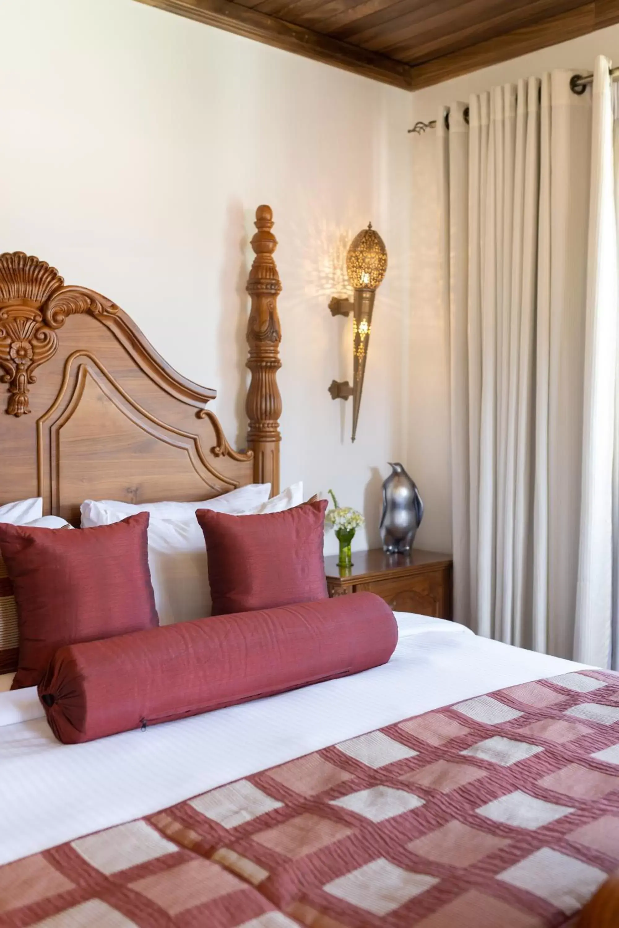 Bed in Araliya Green Hills Hotel