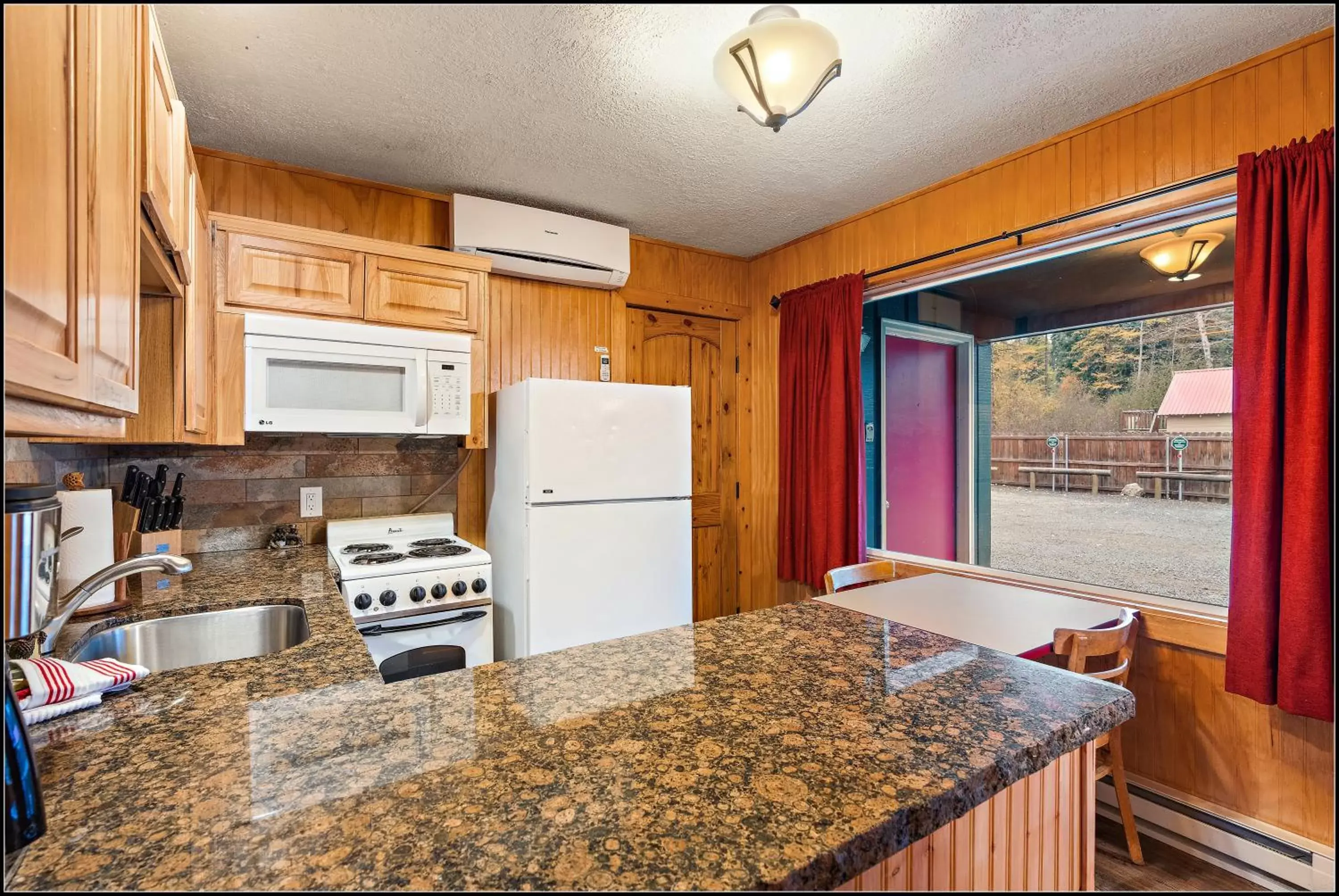 Kitchen or kitchenette, Kitchen/Kitchenette in Brundage Bungalows