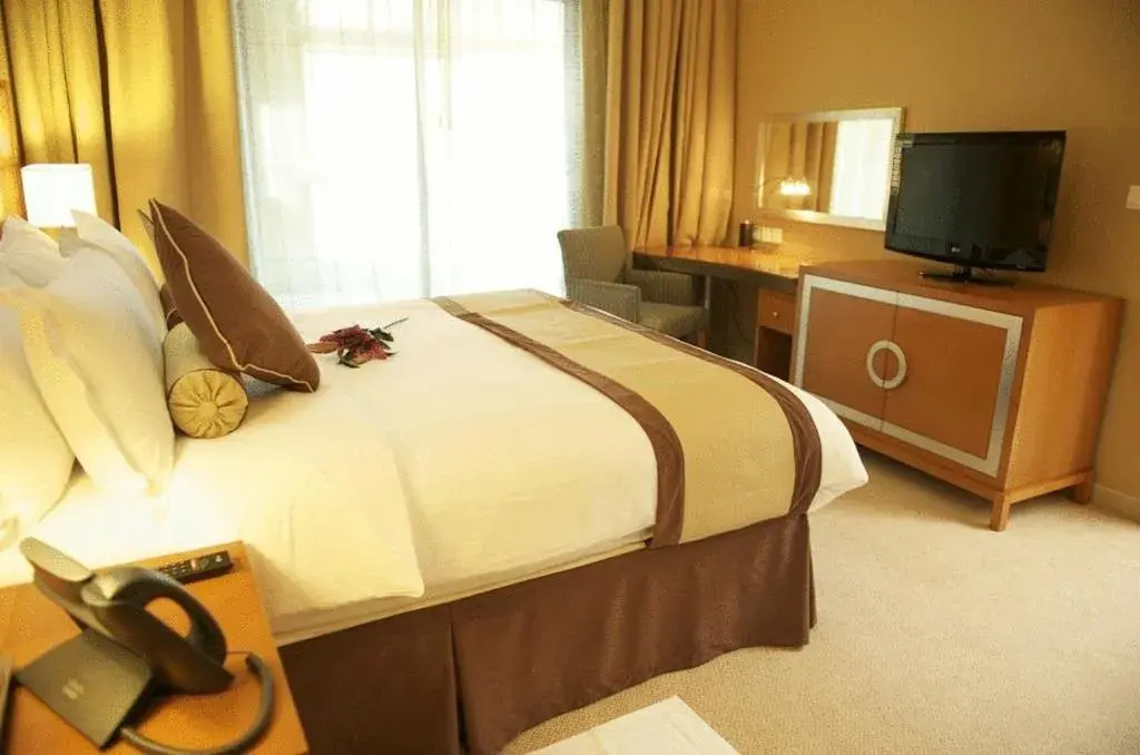 Bedroom, Bed in Grand Bellevue Hotel Apartment Dubai