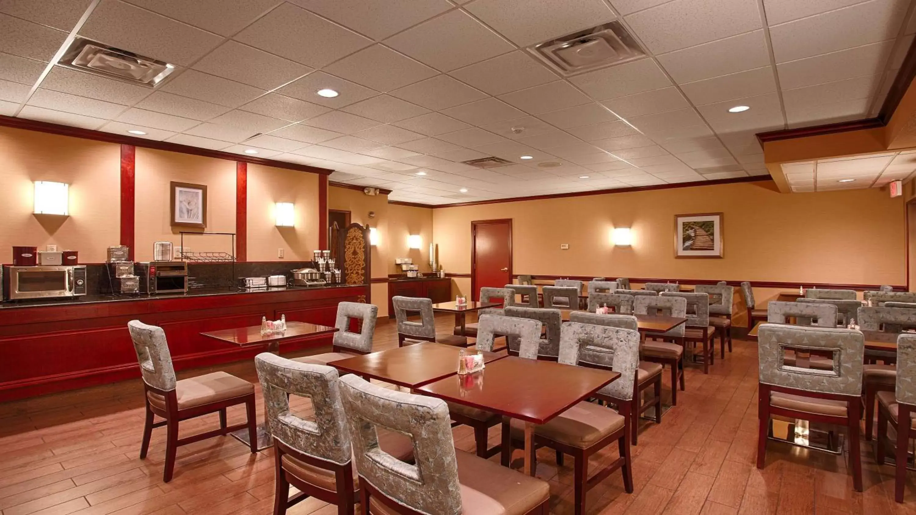 Restaurant/Places to Eat in Best Western PLUS Lockport