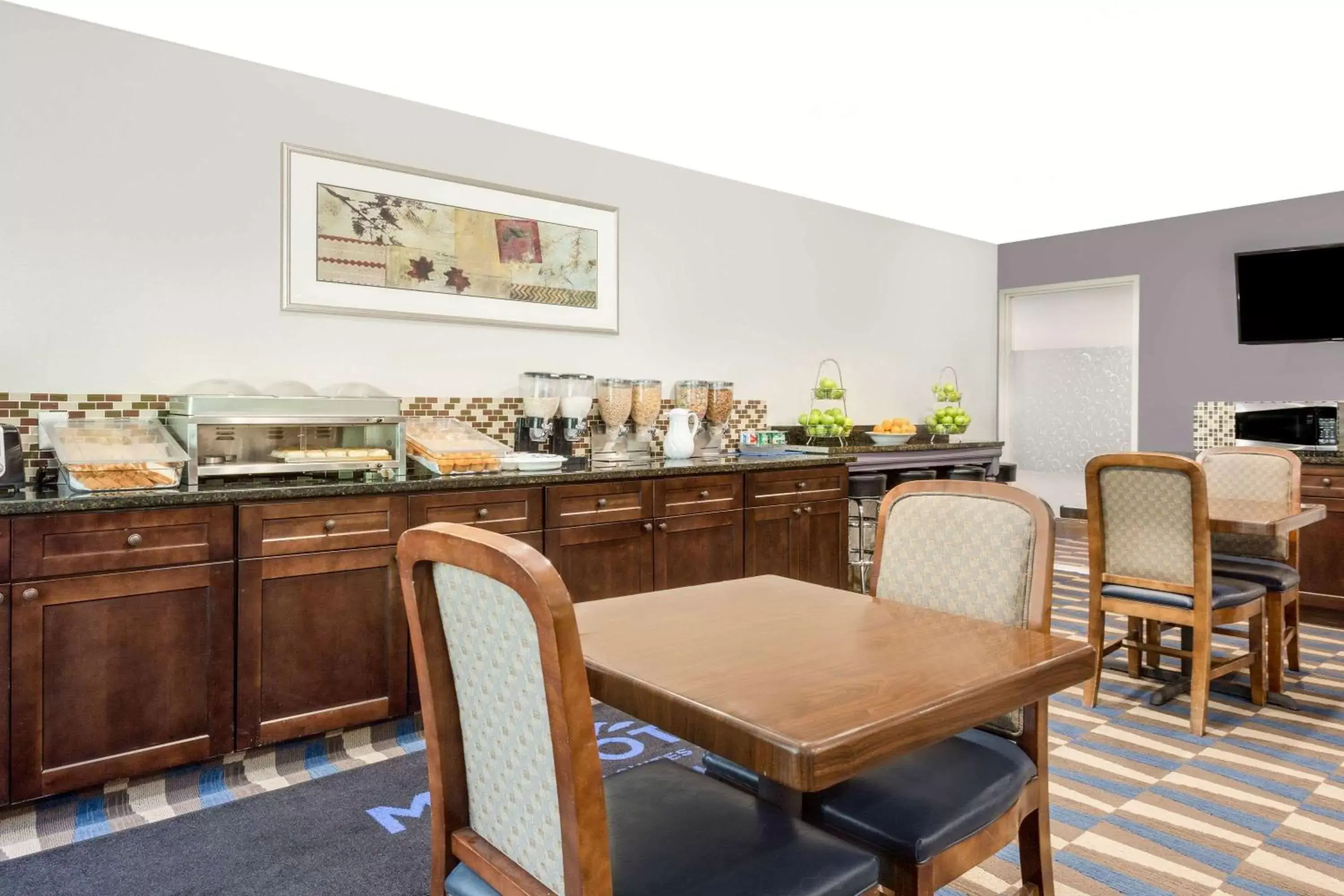 Restaurant/places to eat in Microtel Inn & Suites by Wyndham Bremen Restaurant/places to eat in Microtel Inn & Suites by Wyndham Bremen