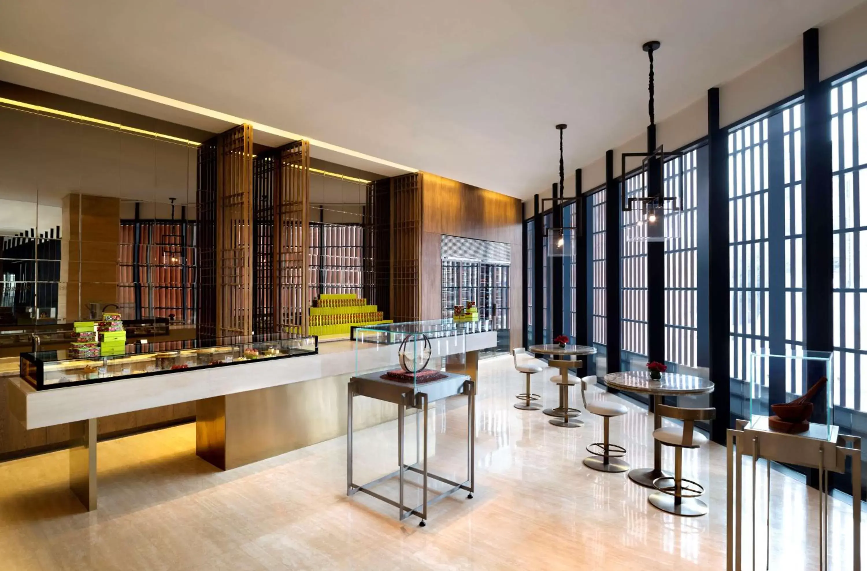 Restaurant/places to eat, Lounge/Bar in HUALUXE Shanghai Twelve At Hengshan, an IHG Hotel