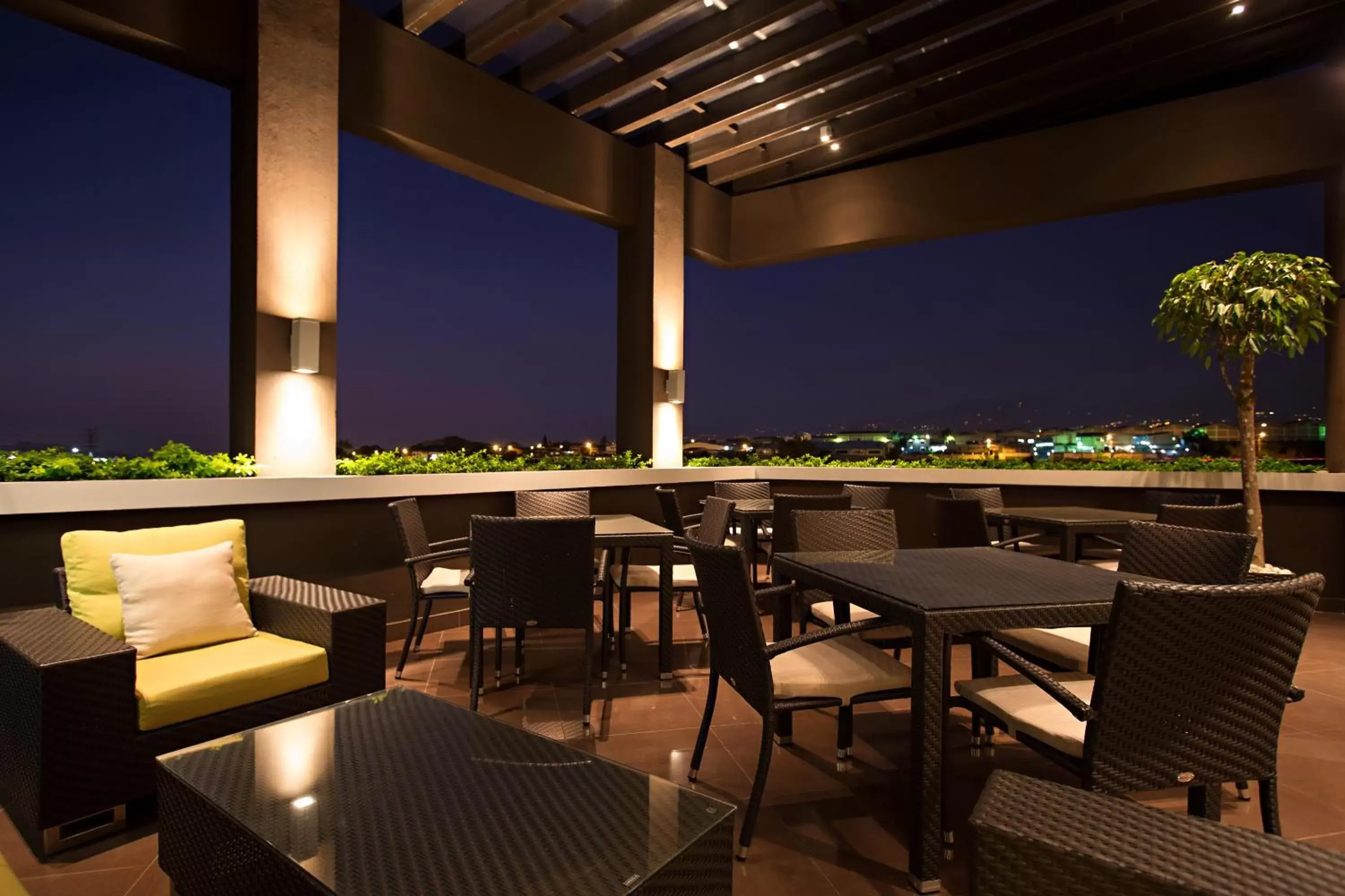 Balcony/Terrace, Restaurant/Places to Eat in Wyndham Garden San Jose Escazu, Costa Rica