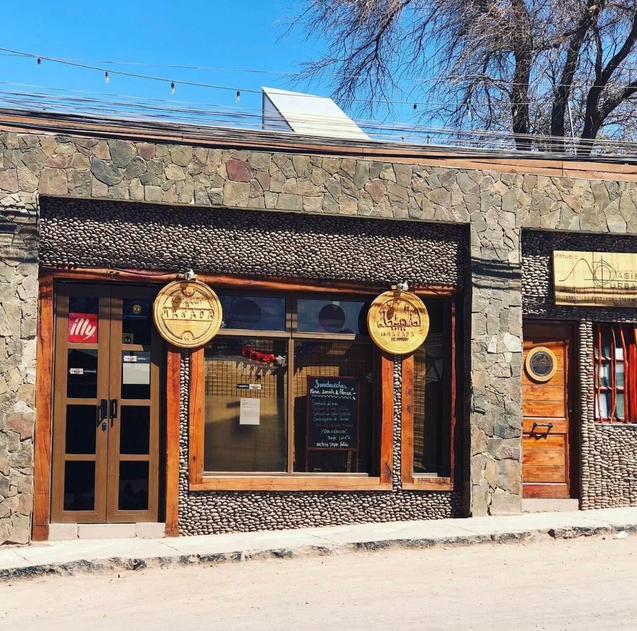 Property Building in Hotel Manada del Desierto