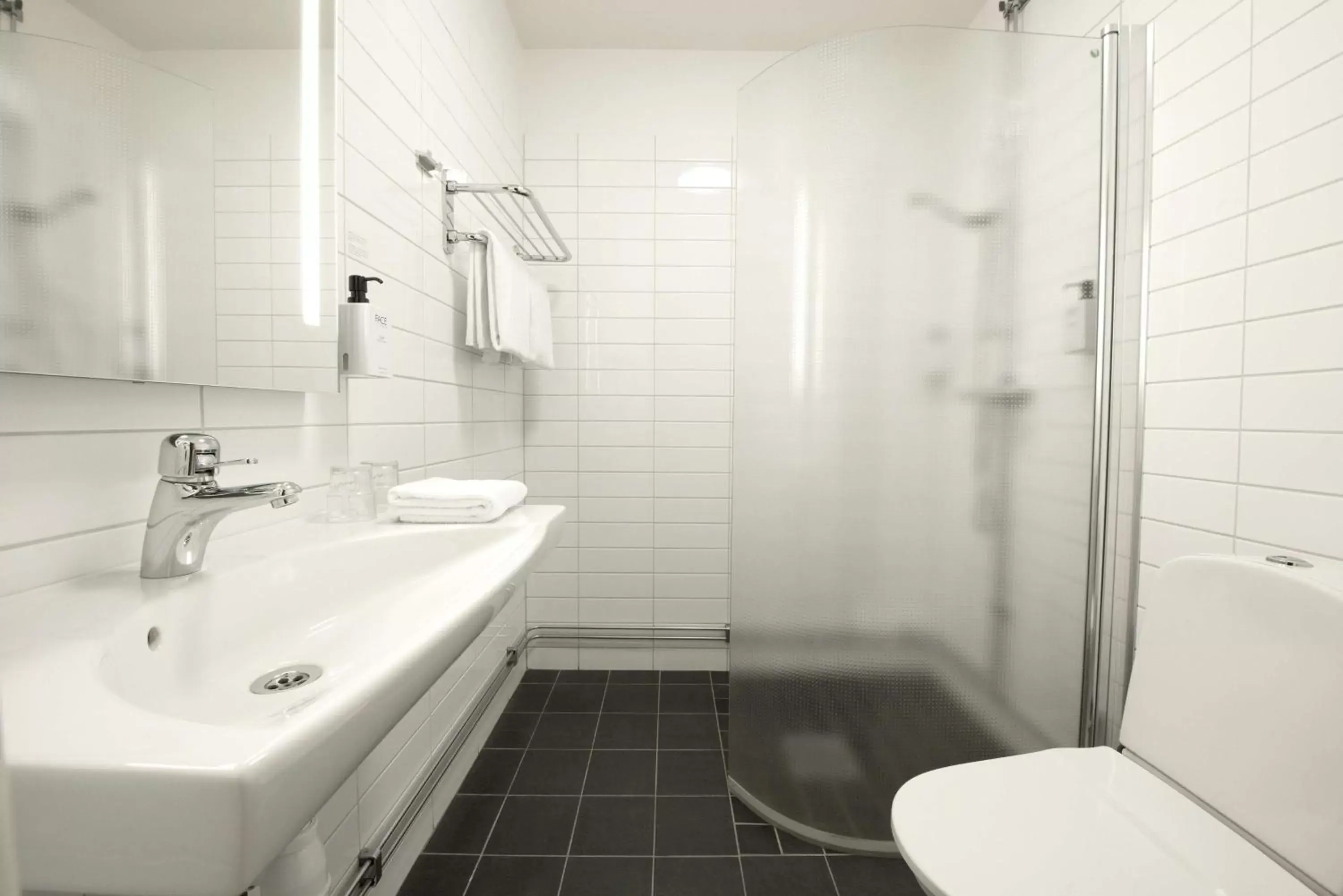 Bathroom in Scandic Örnsköldsvik