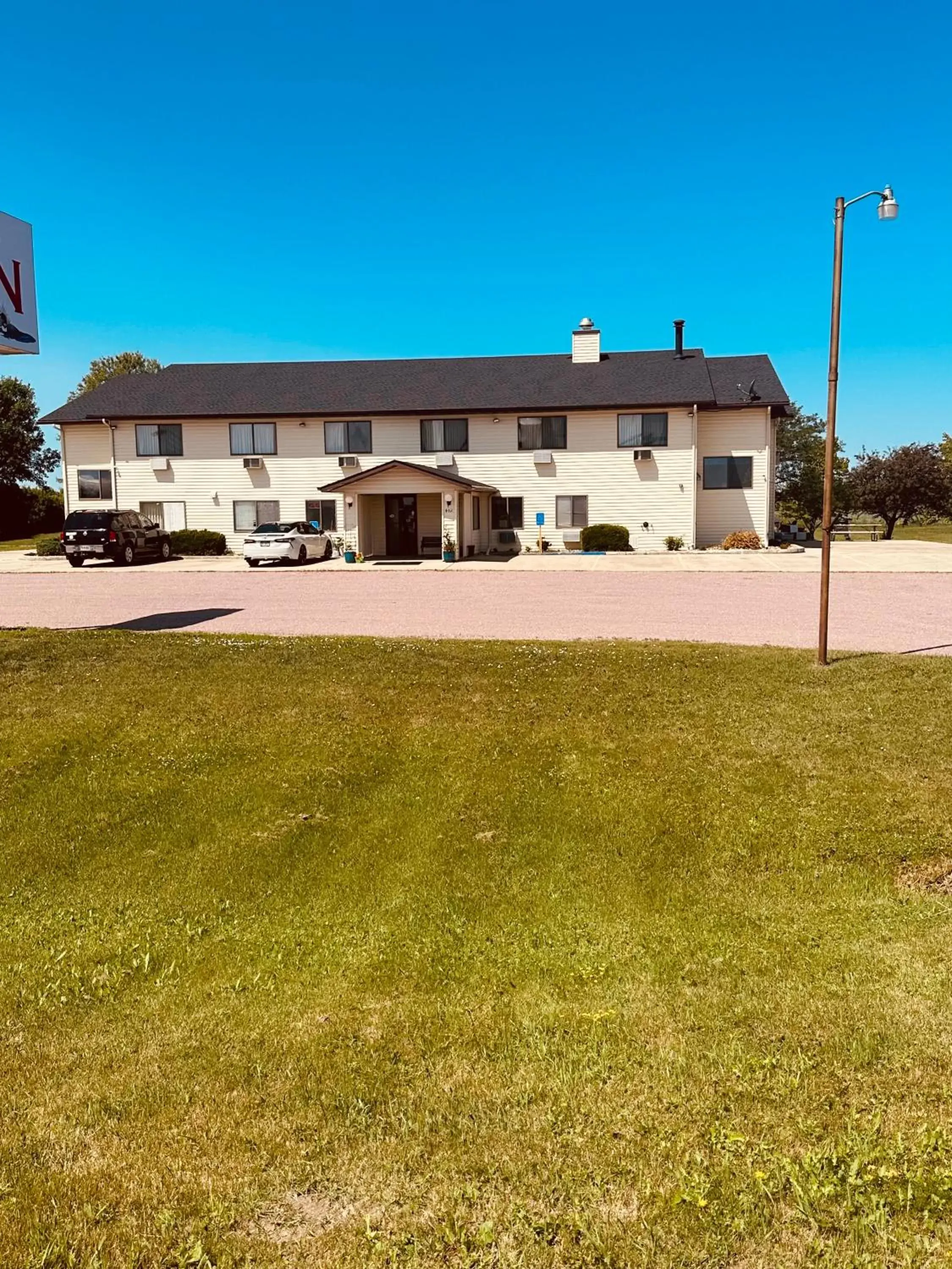 Property Building in Arlington Inn