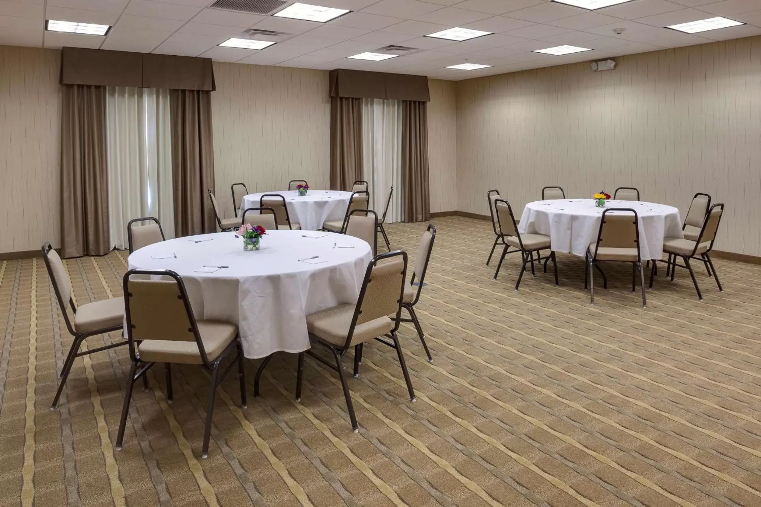 Meeting/conference room in Hampton Inn & Suites Blythe, CA