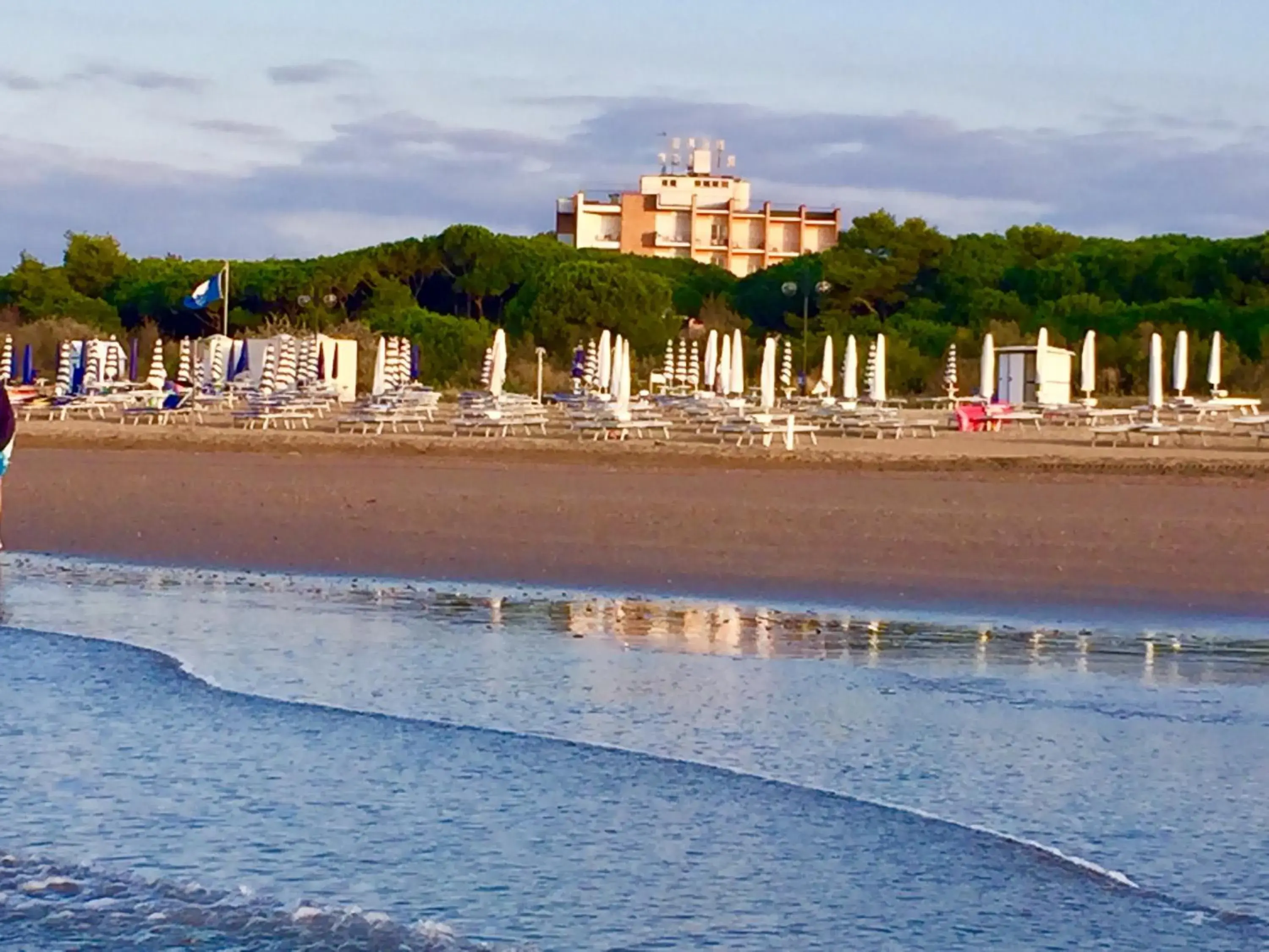 Property building, Beach in Hotel Beau Rivage Pineta