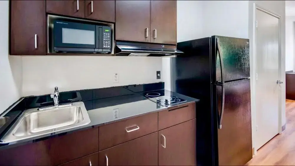 Kitchen/Kitchenette in Motel 6 San Angelo, TX