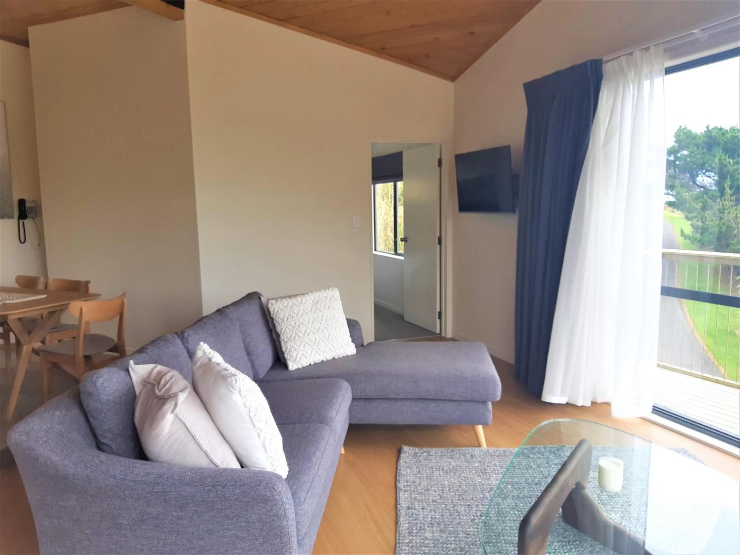 TV and multimedia in Castaways Resort