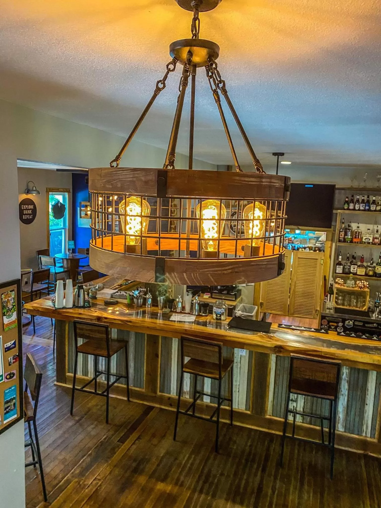 Restaurant/Places to Eat in The Wanderoo Lodge