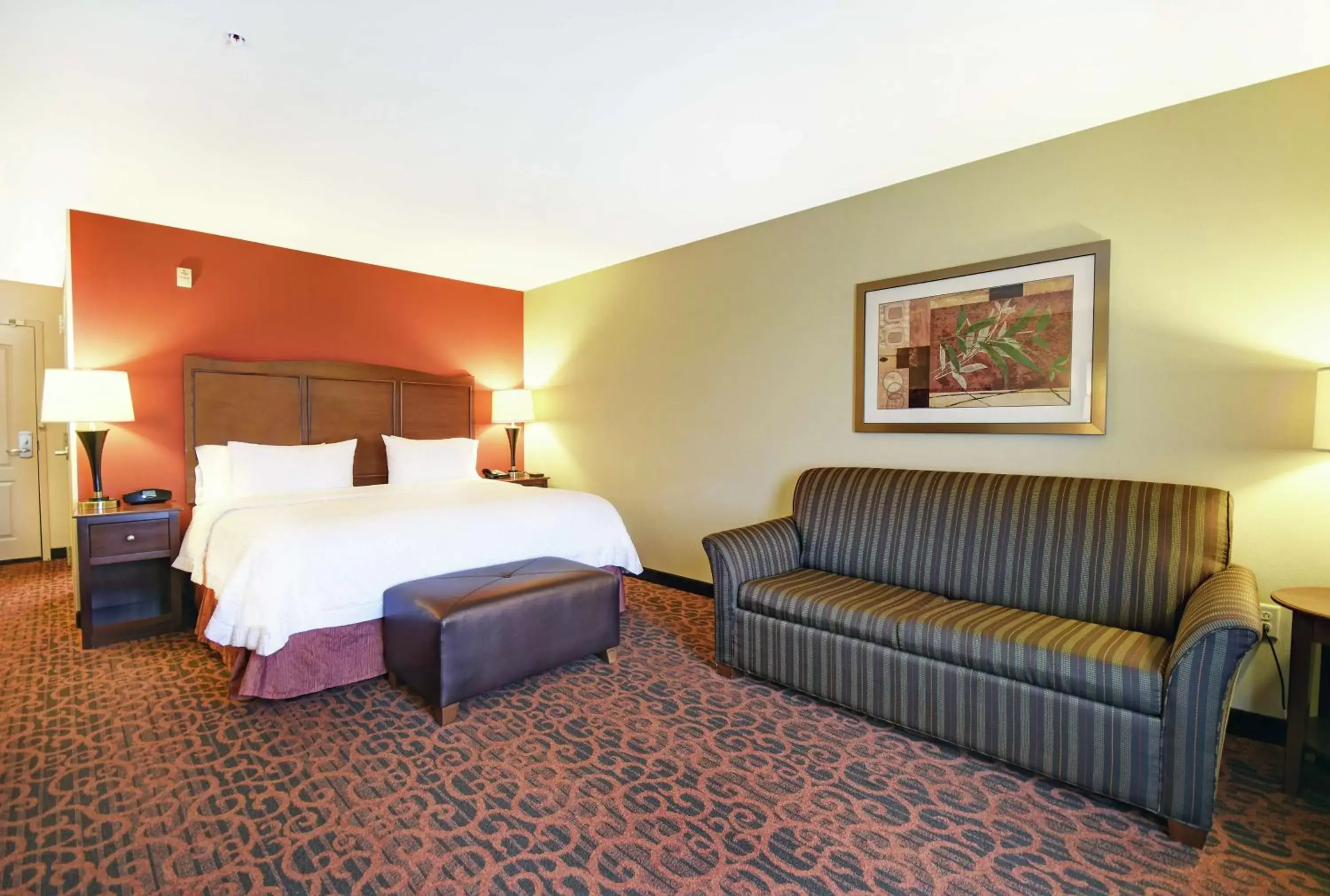Living room, Bed in Hampton Inn Beloit Living room, Bed in Hampton Inn Beloit
