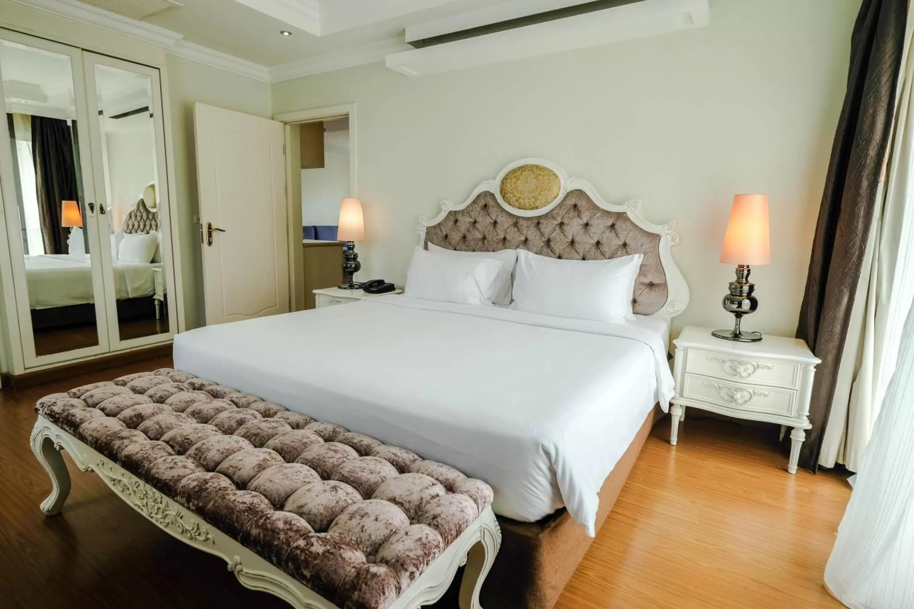 Bedroom, Bed in LK Miracle Suite - SHA Extra Plus