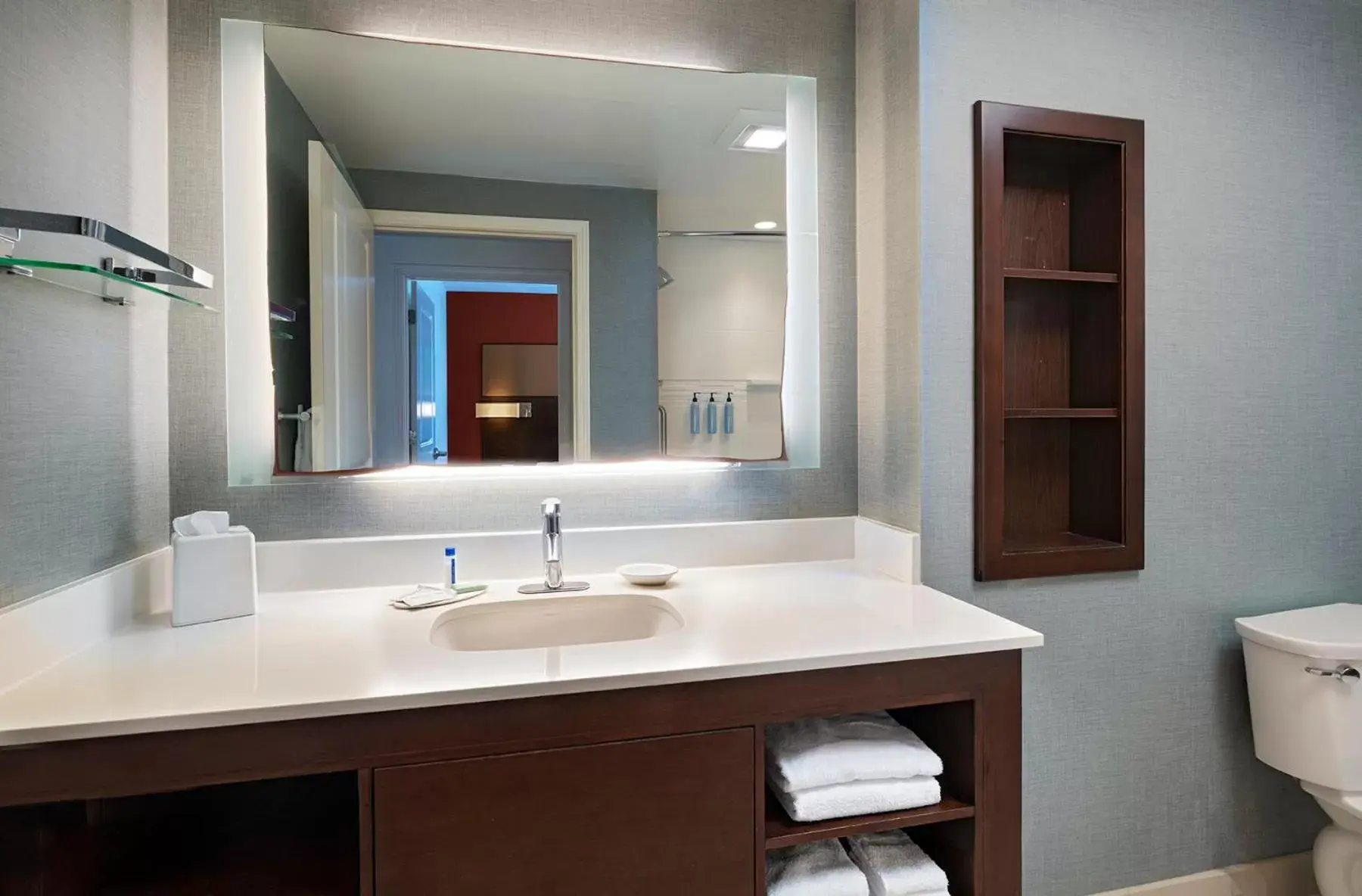 Bathroom in Residence Inn by Marriott Omaha Aksarben Village