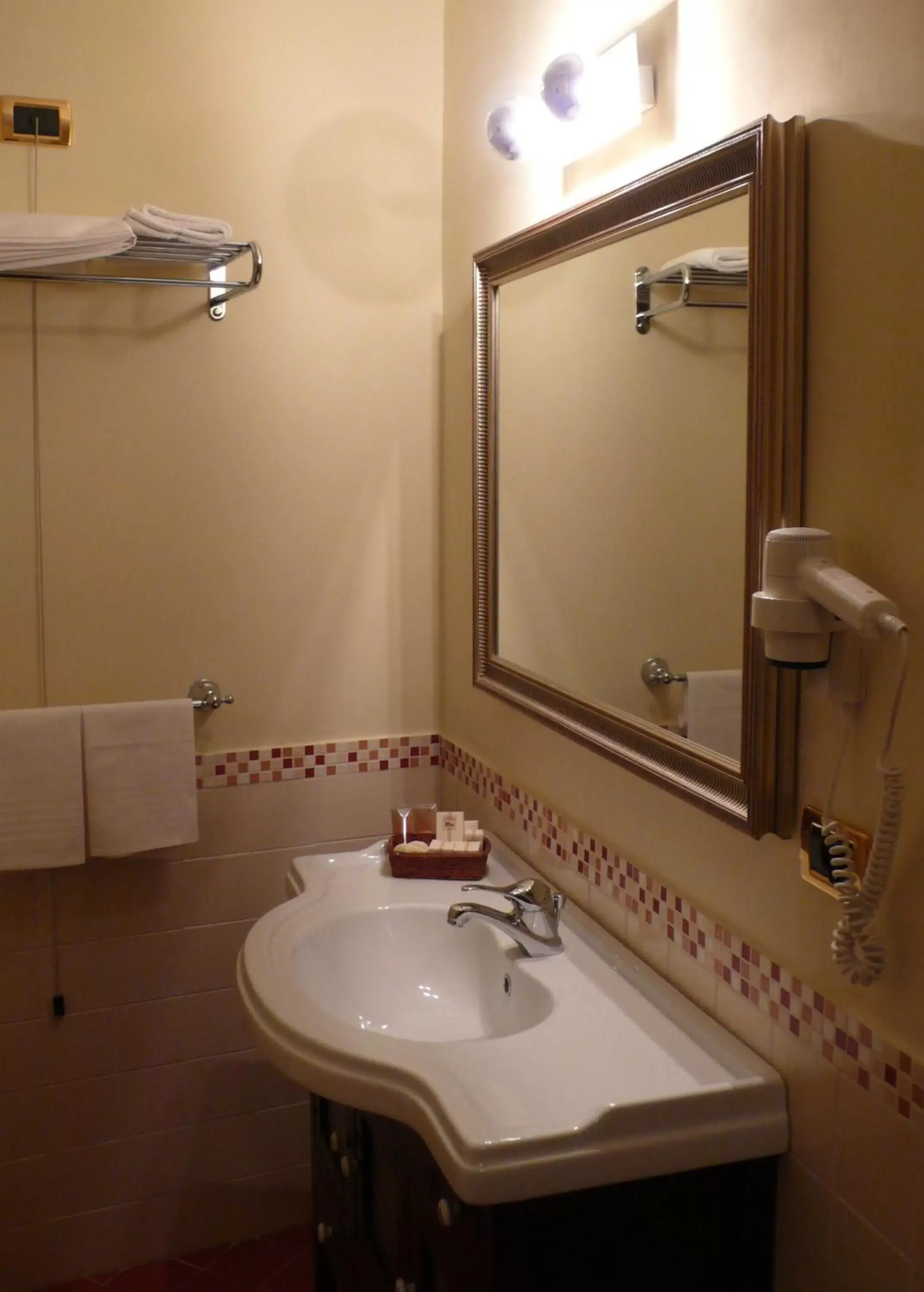Bathroom in Hotel Oceania