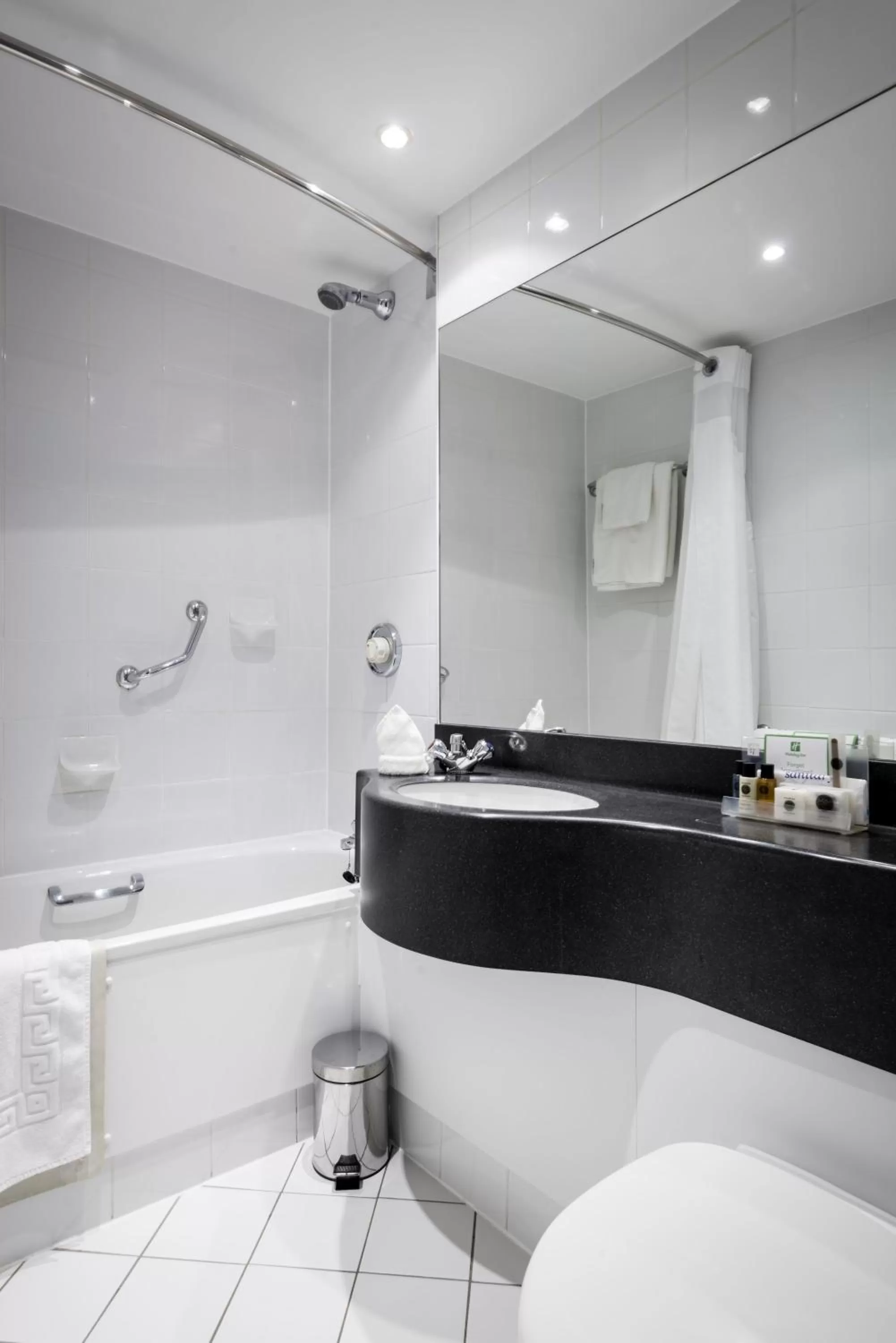 Twin Room in Holiday Inn - Glasgow Airport, an IHG Hotel