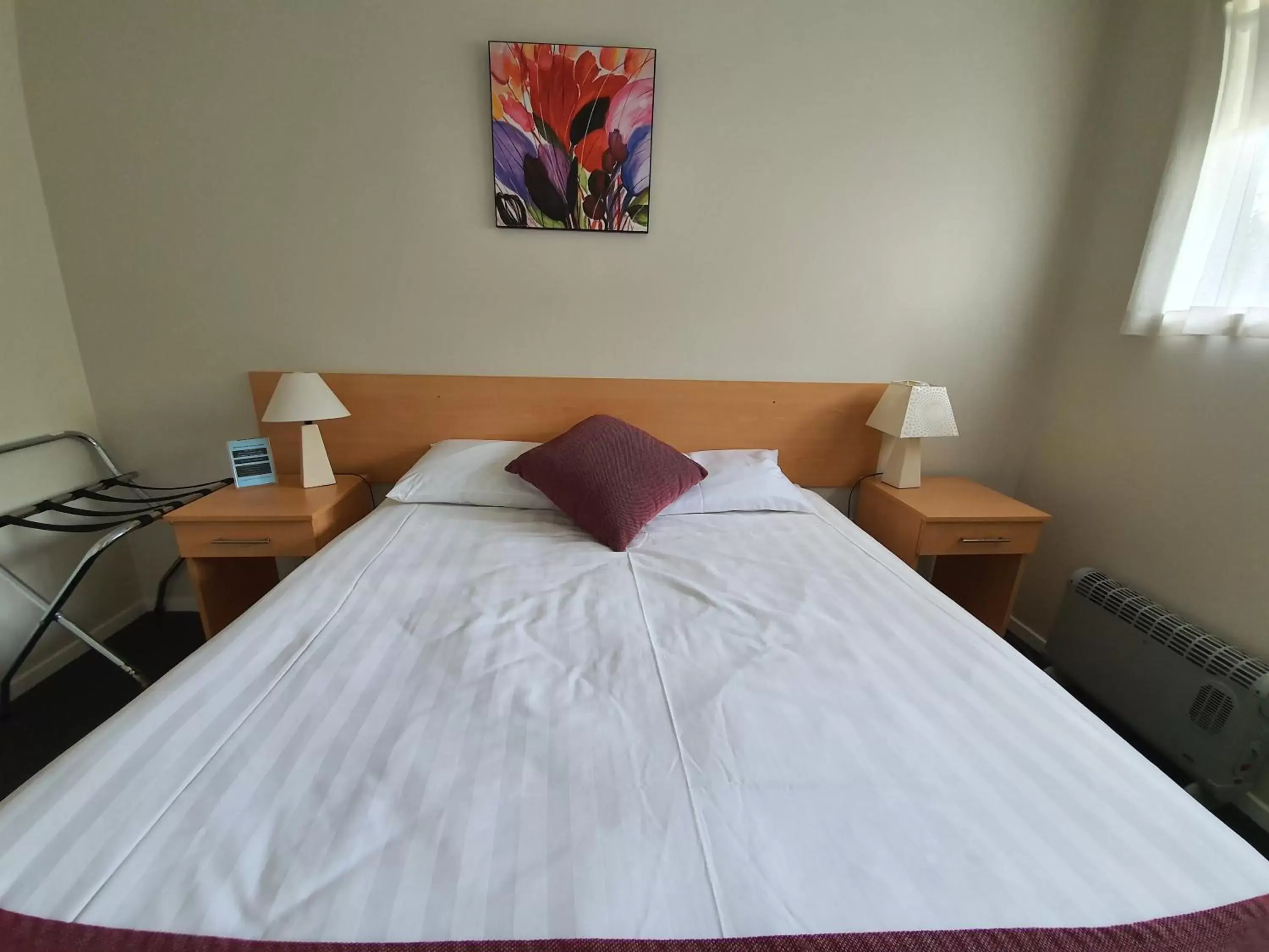 Bed in Ocean Inn Motel