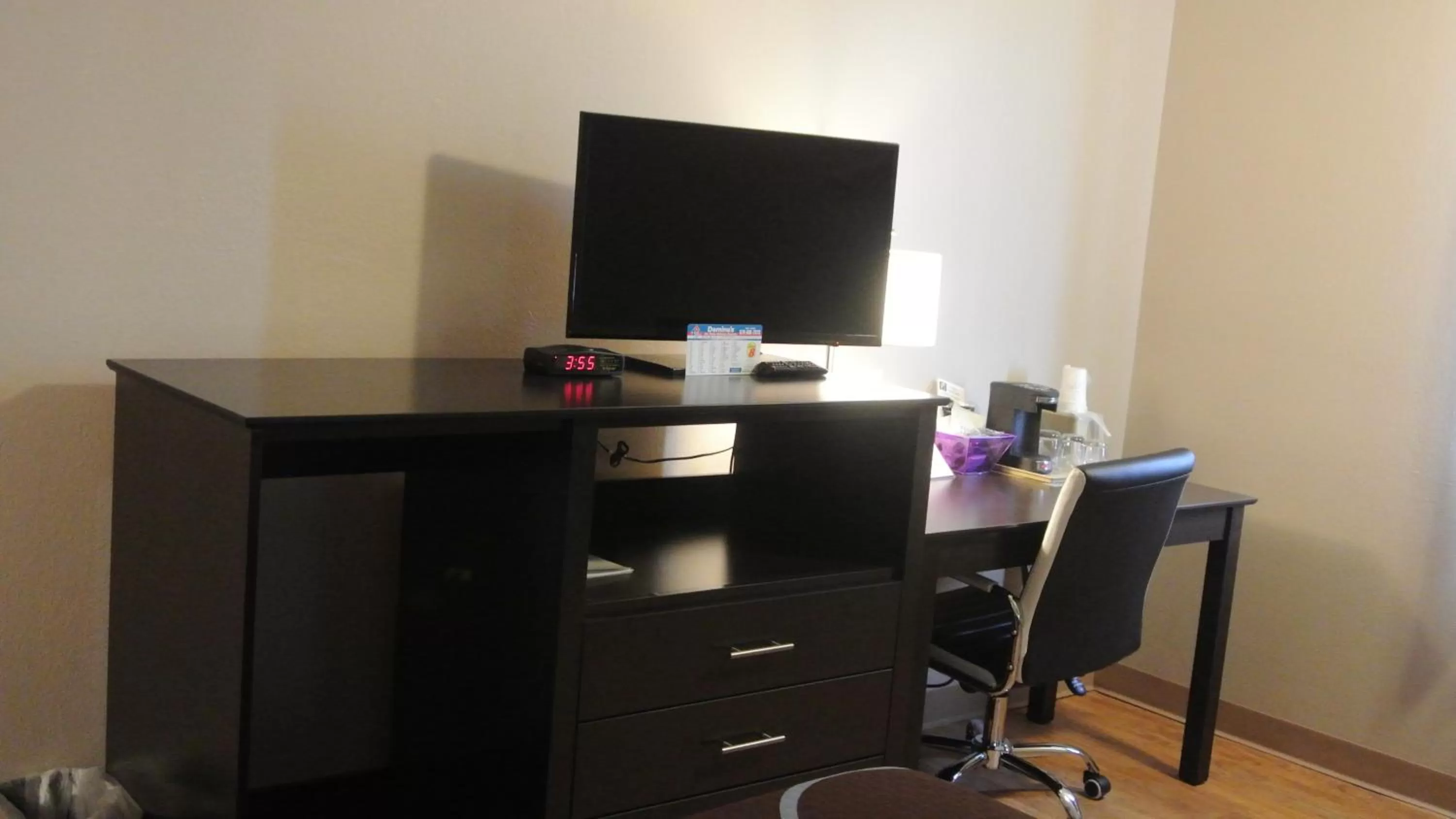 TV and multimedia in Super 8 by Wyndham Cortez/Mesa Verde Area