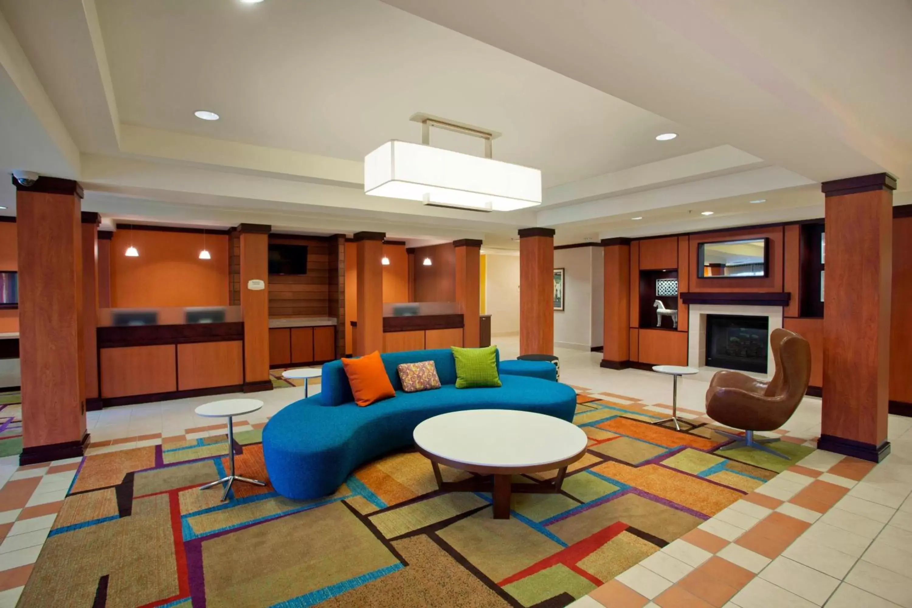 Lobby or reception, Seating Area in Fairfield Inn & Suites Detroit Metro Airport Romulus