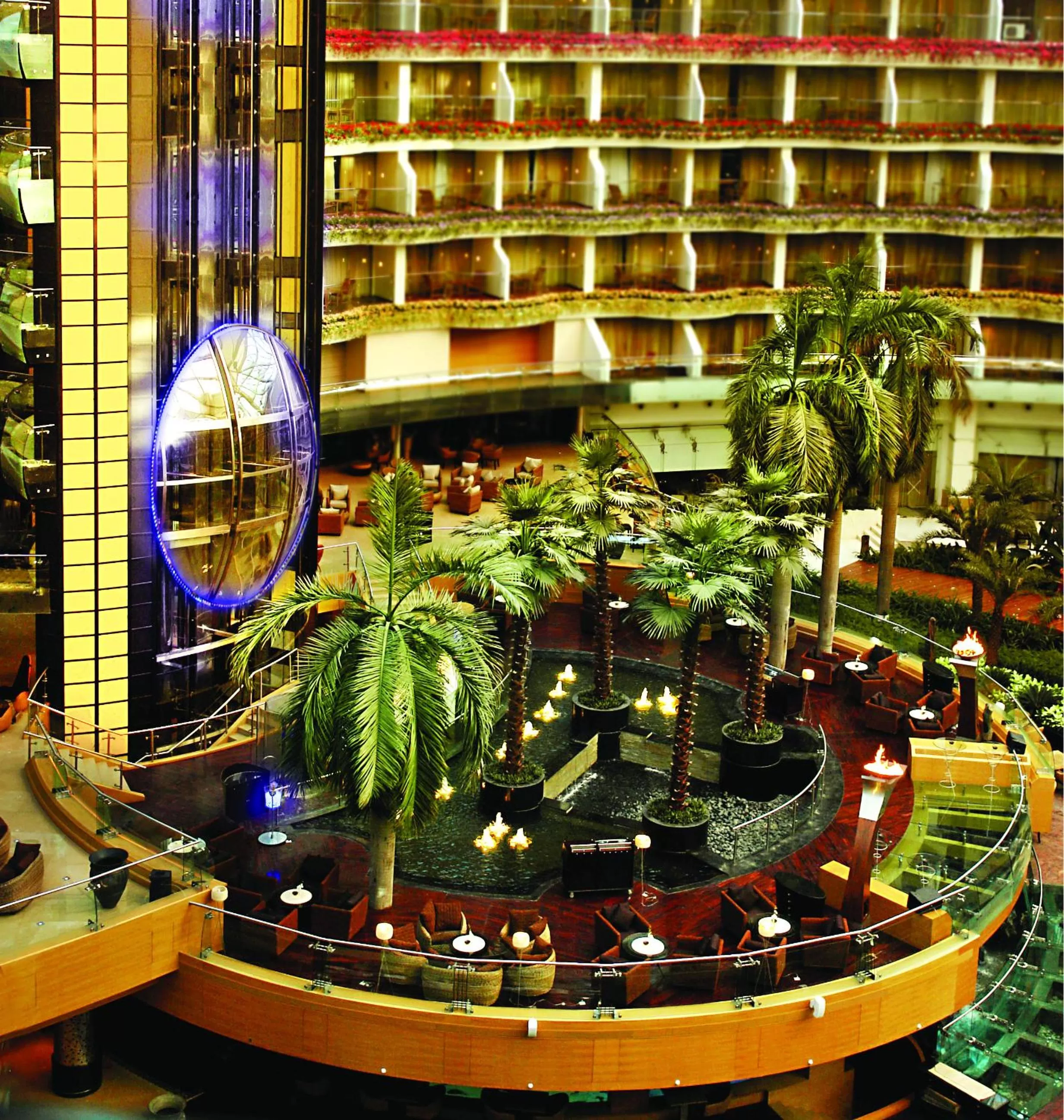 Facade/entrance in Hotel Sahara Star