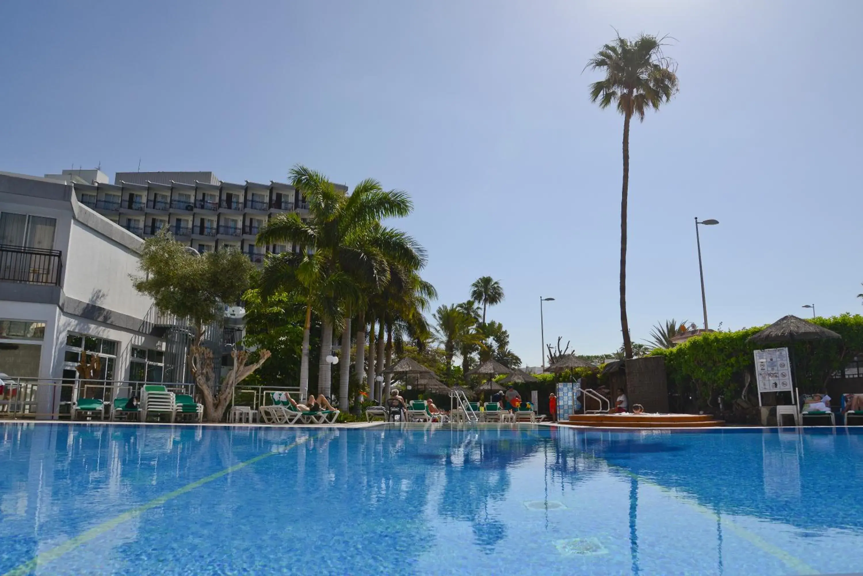 Swimming Pool in Relaxia Beverly Park