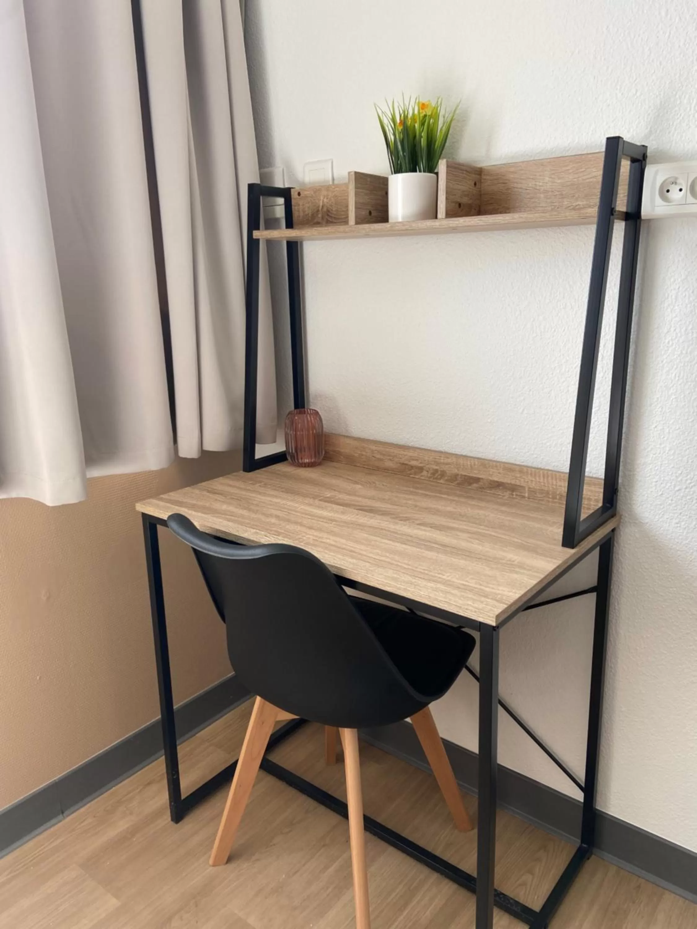 hair dresser in Comfort Hotel Toulouse Sud