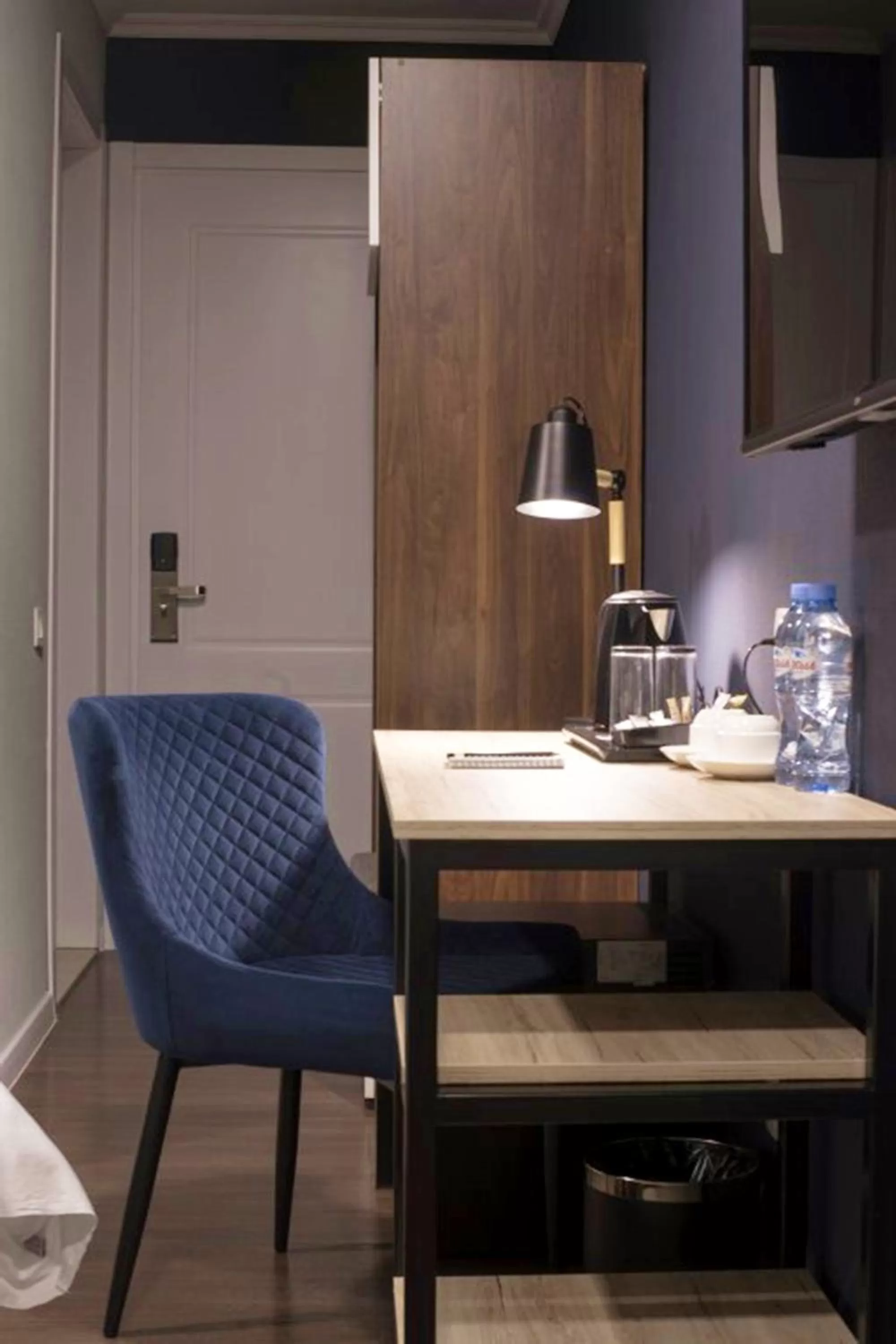 Seating area, Bathroom in Bricks Hotel