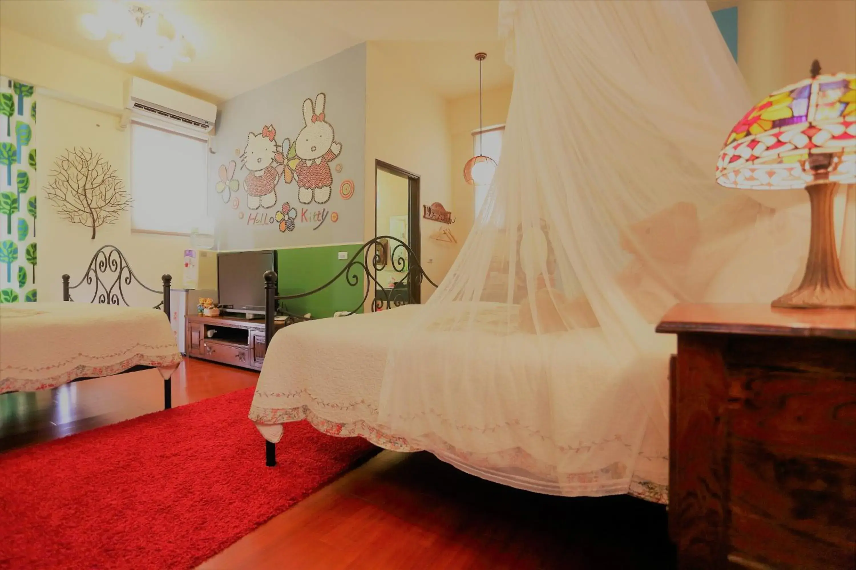 Photo of the whole room, Bed in Hualien Paris Home B&B