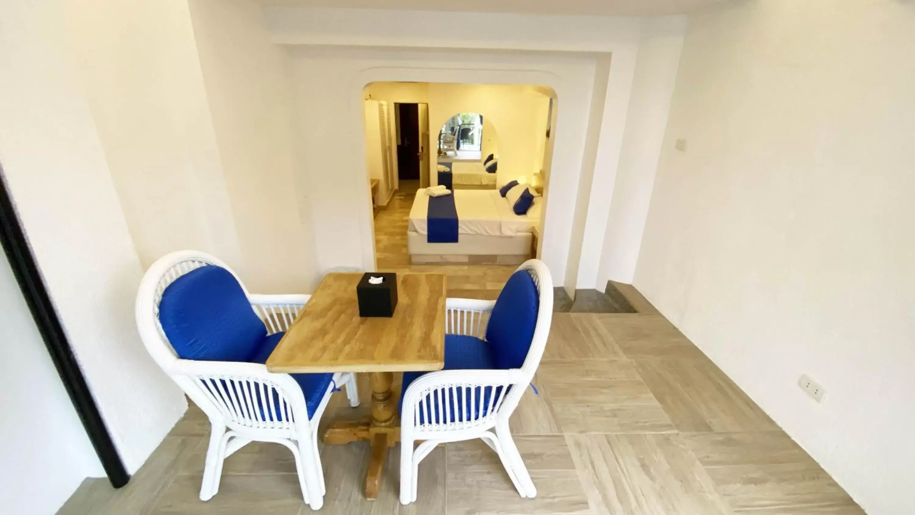 Dining Area in Clarkton Hotel Apartment