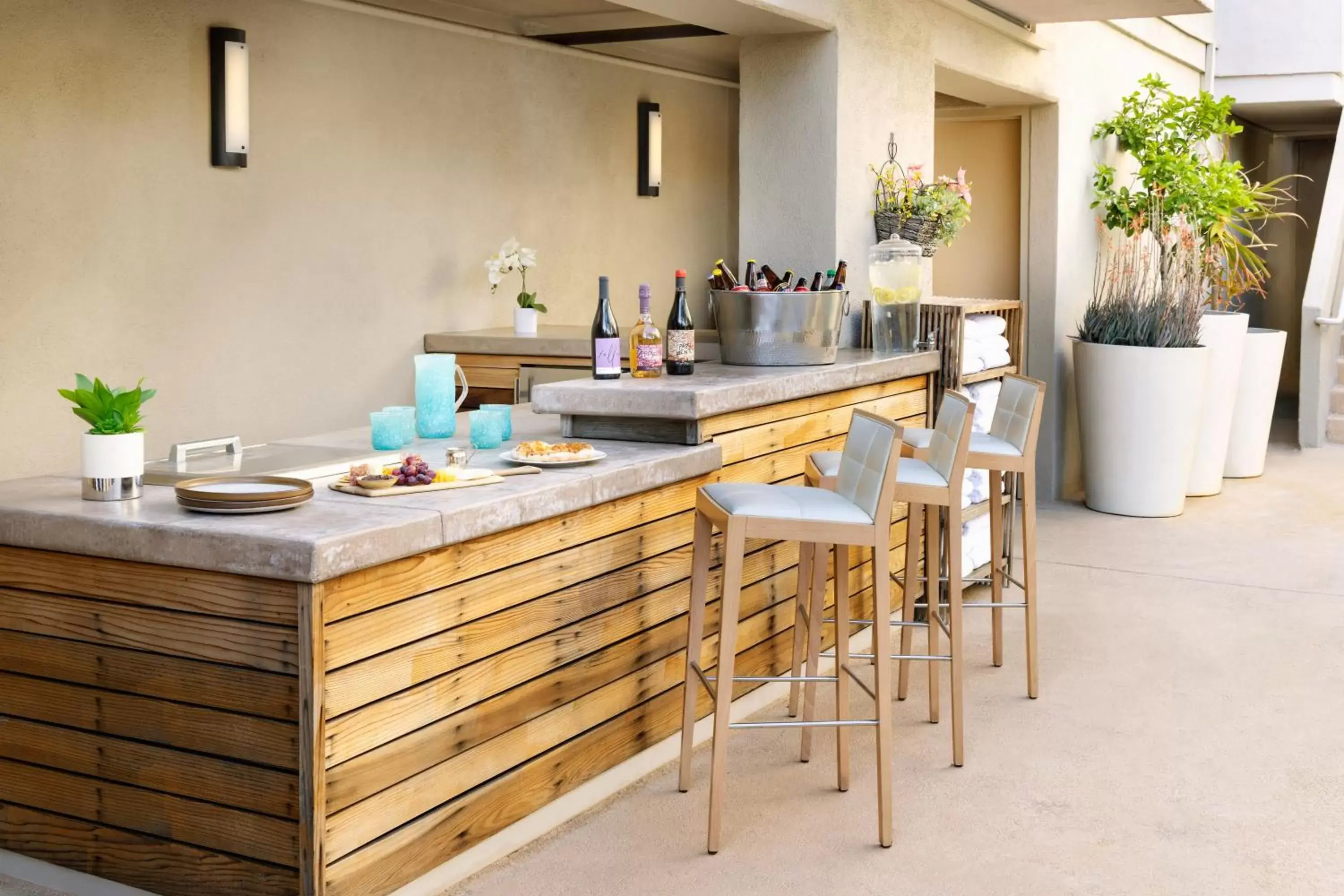 Food and drinks in The Anza-a Calabasas Hotel Food and drinks in The Anza-a Calabasas Hotel