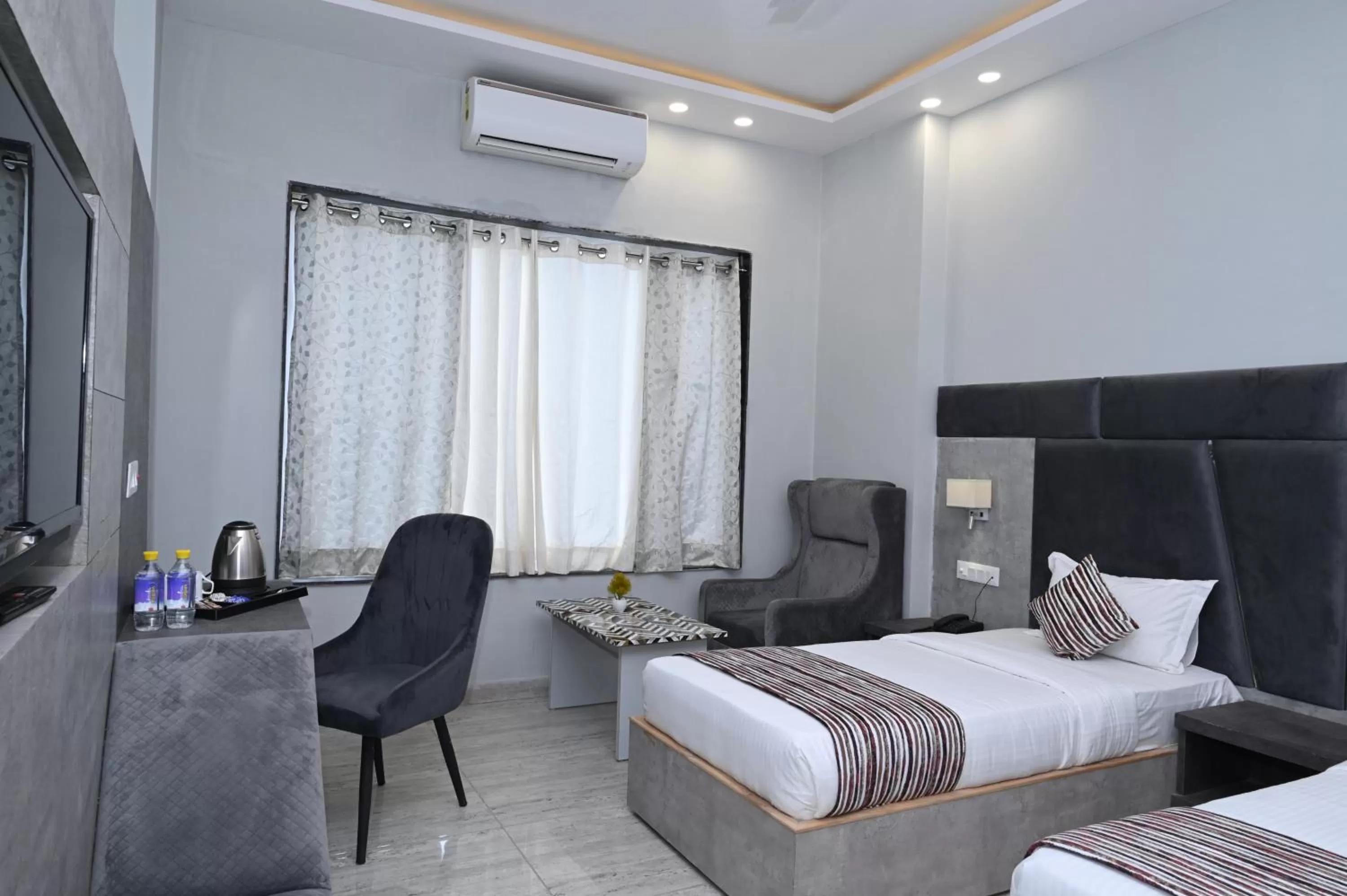 Photo of the whole room, Bed in Hotel Vasdaa Grand