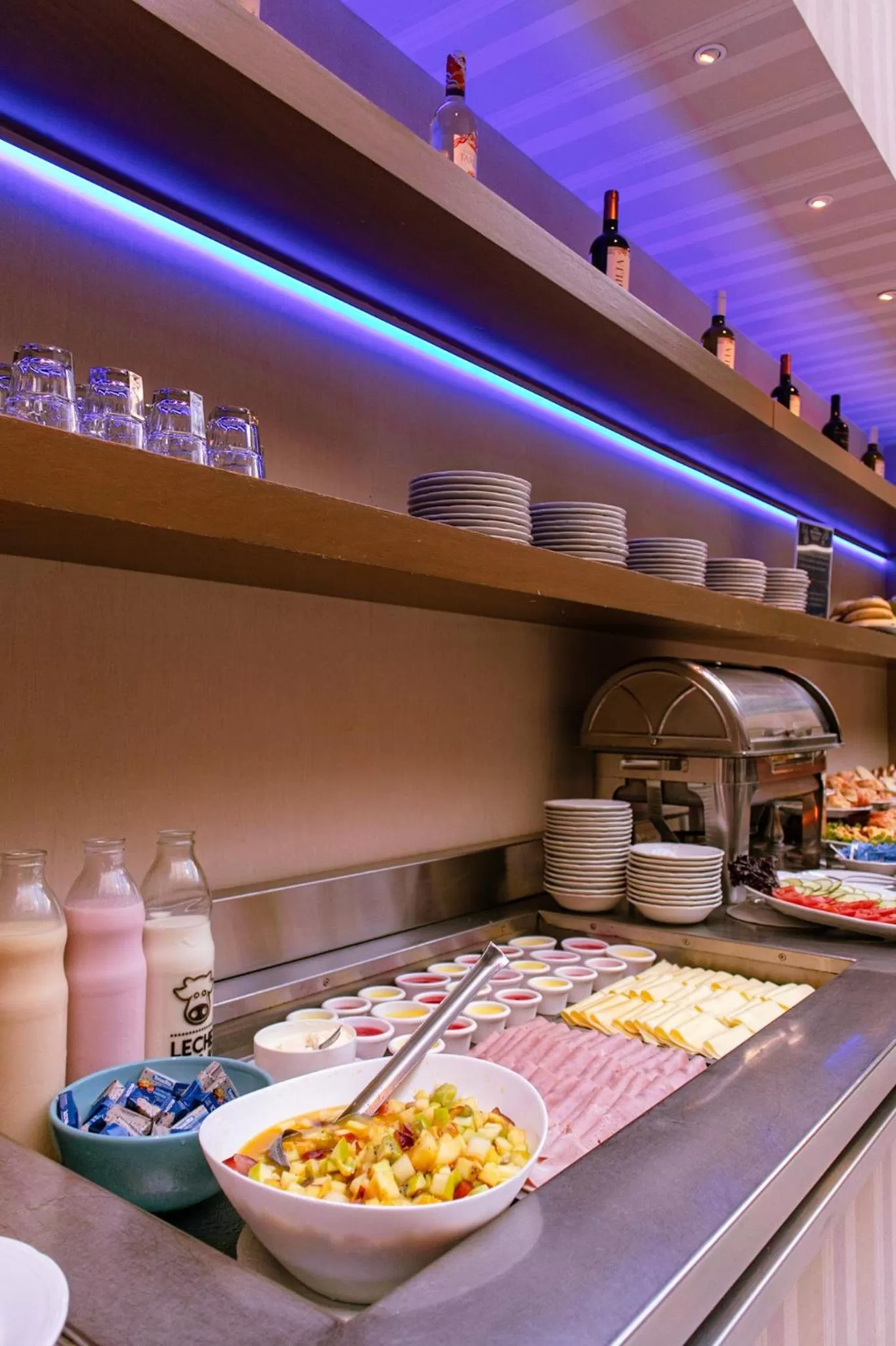 Food and drinks in Howard Johnson Plaza by Wyndham Buenos Aires Florida Street