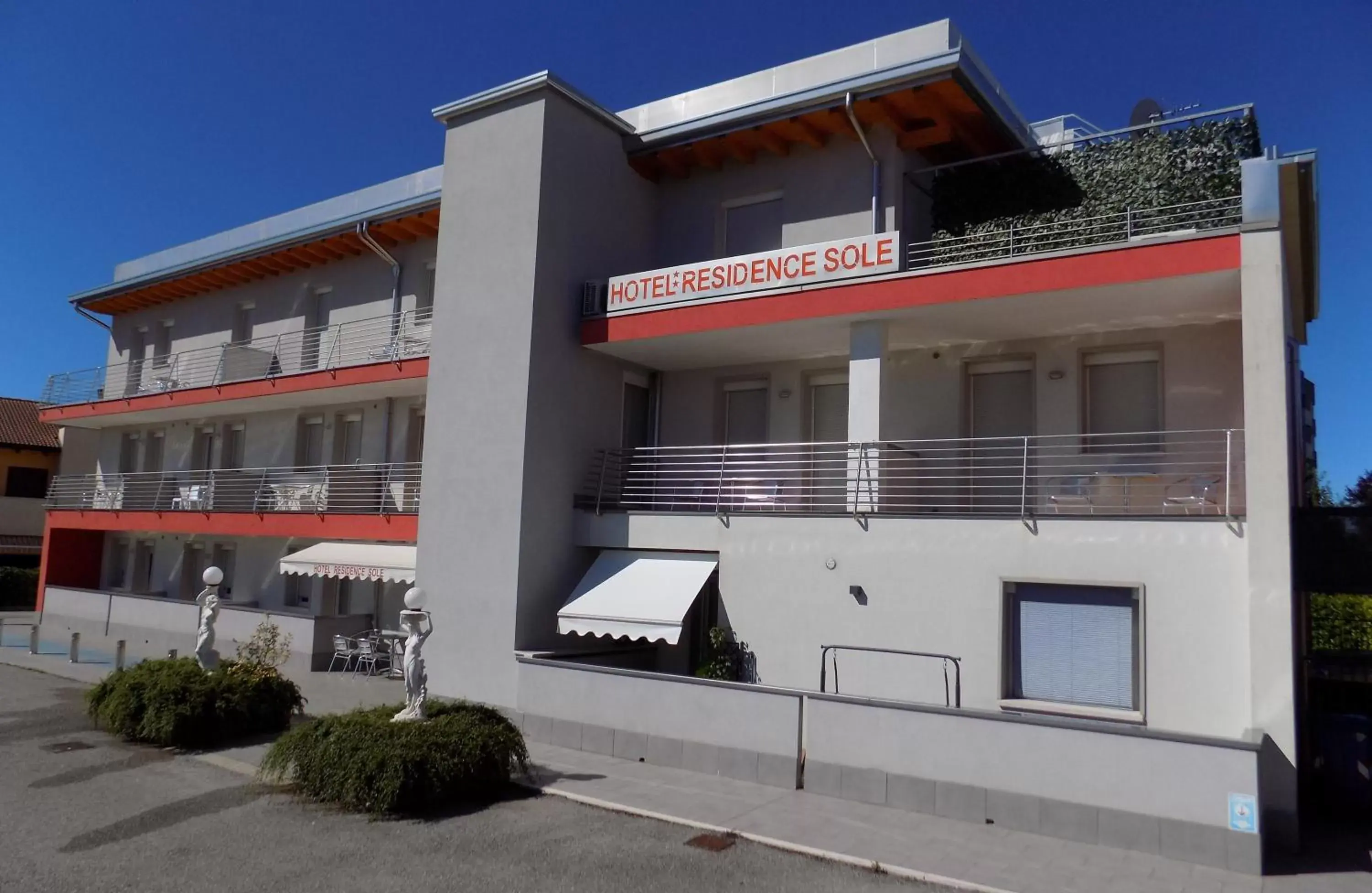 Facade/entrance, Property Building in Hotel Residence Sole