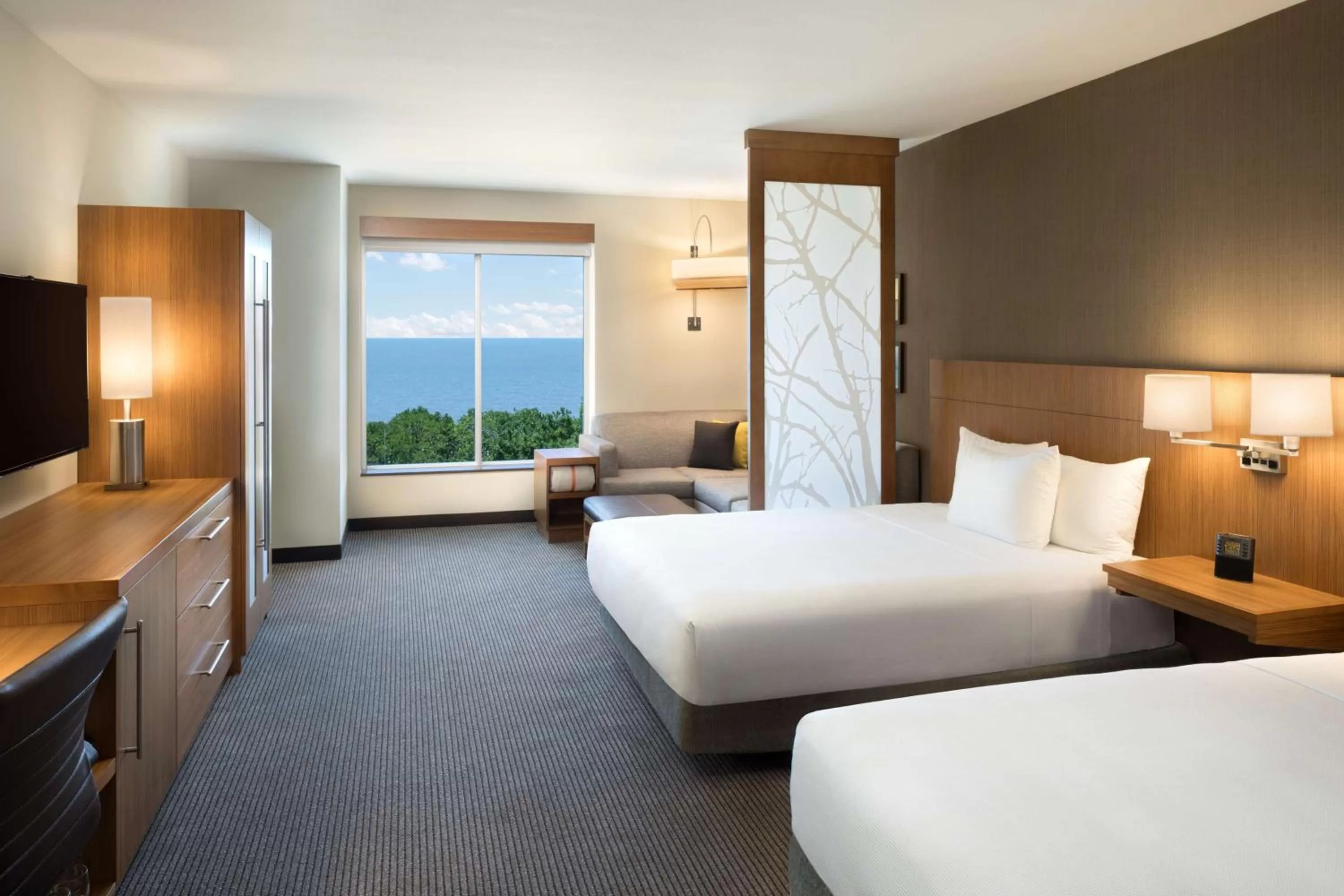 Photo of the whole room, Bed in Hyatt Place Biloxi