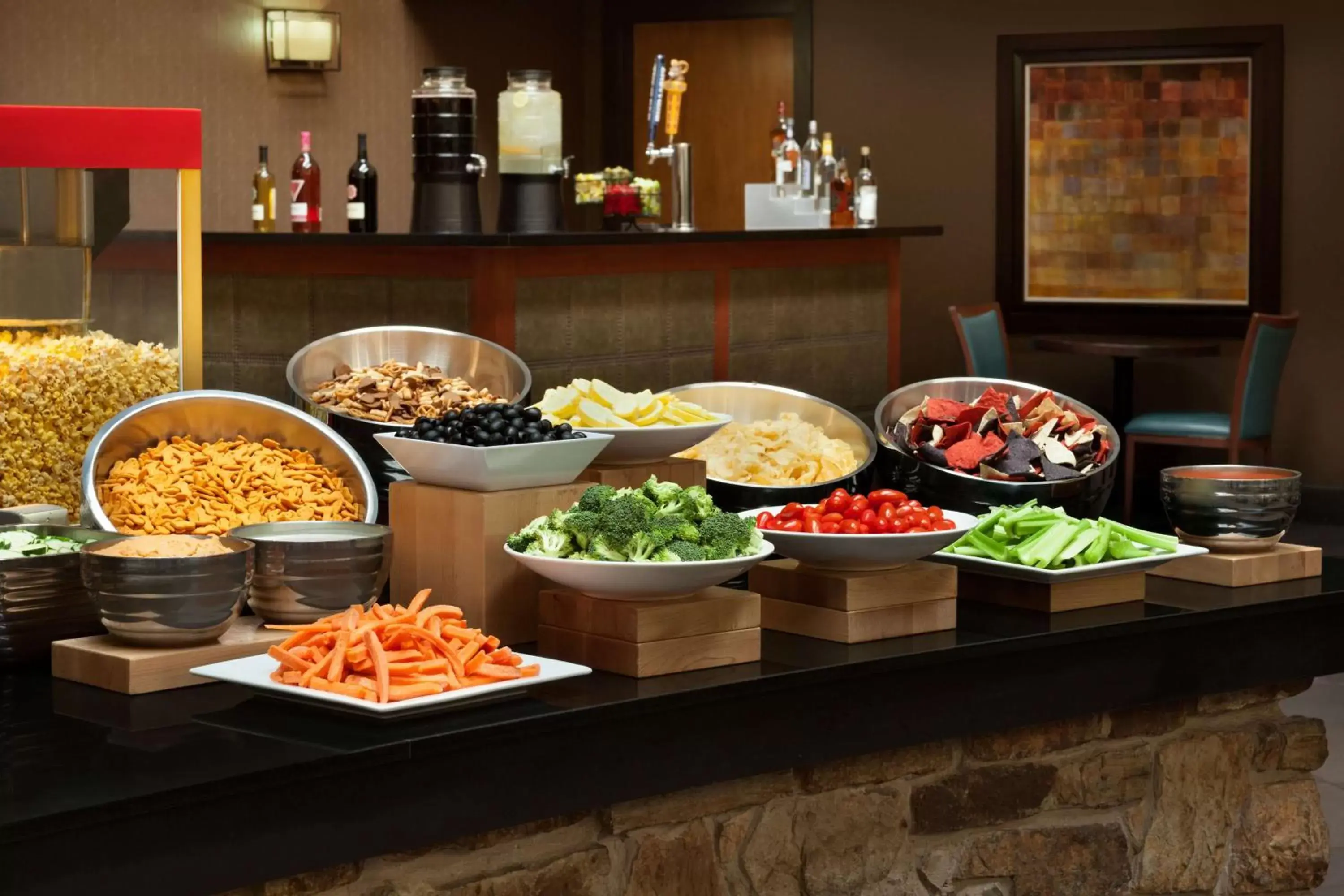 Lounge or bar in Embassy Suites by Hilton Oklahoma City Will Rogers Airport