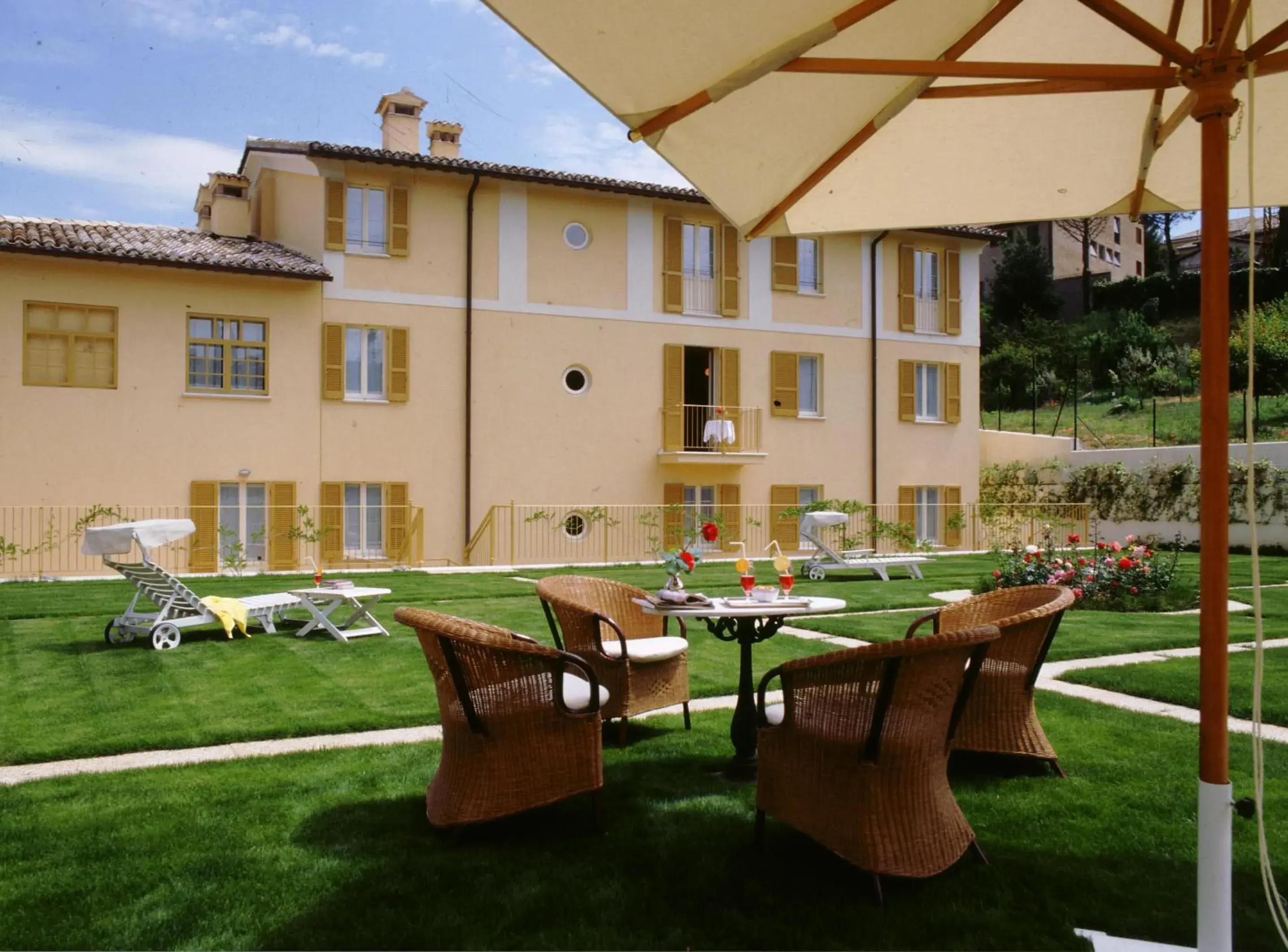 Garden, Property Building in Hotel San Luca