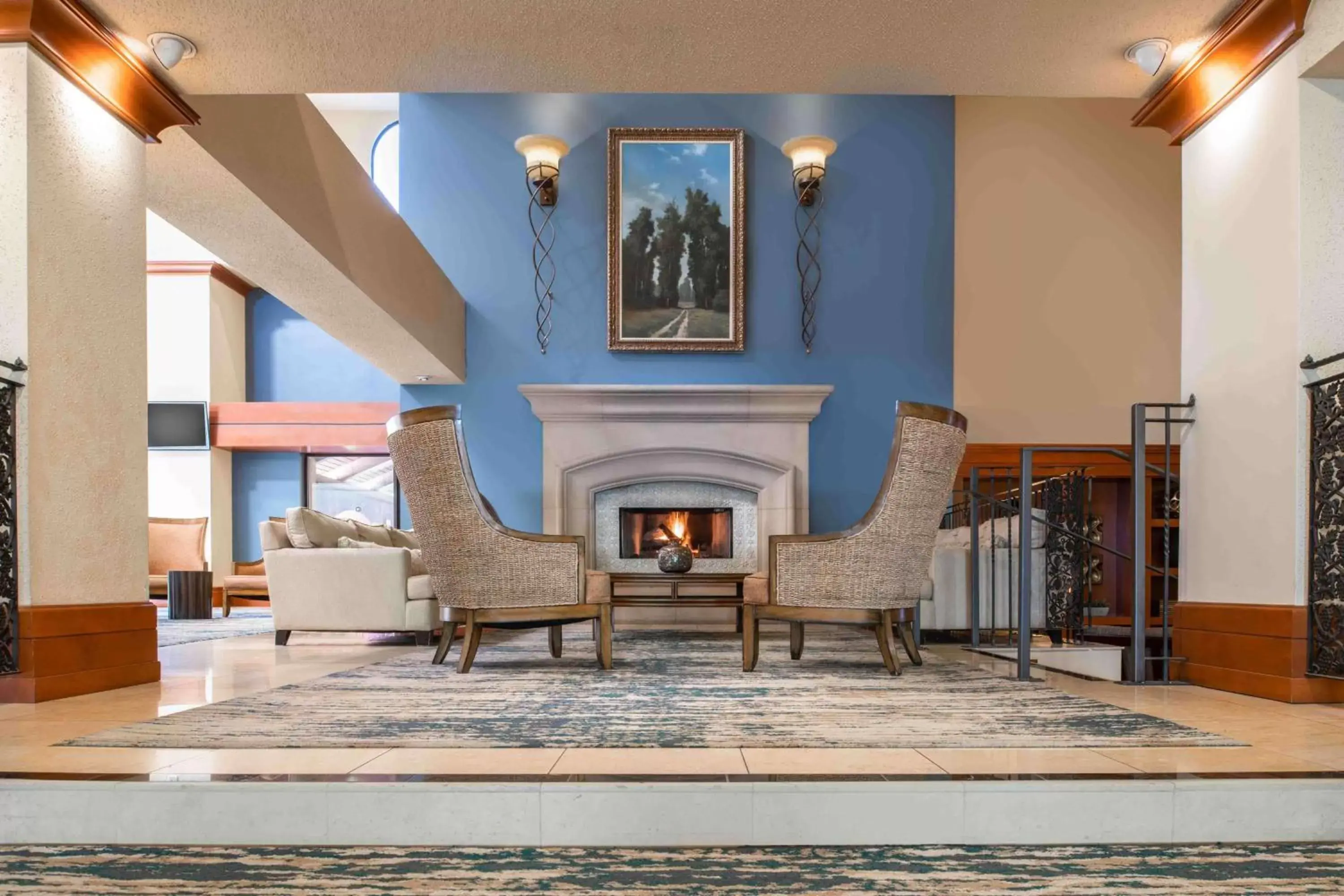 Lobby or reception, Seating Area in DoubleTree by Hilton Sonoma Wine Country